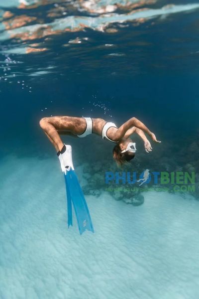 Chân nhái lặn freedive pro chuyên nghiệp xuyên sáng màu xanh transperent
