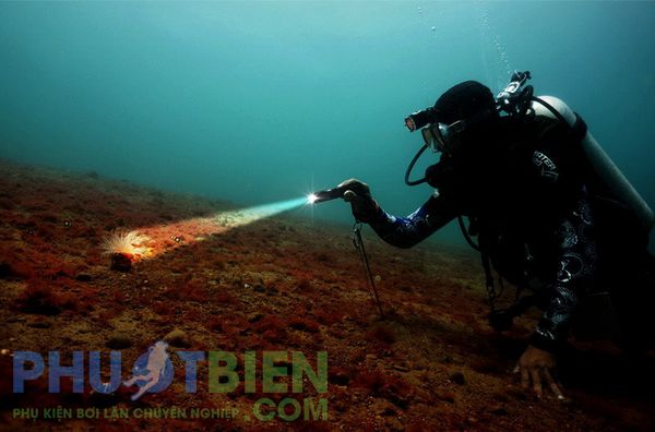 Đèn Pin Led Lặn Biển Chống Thấm Nước ARCHON chính hãng