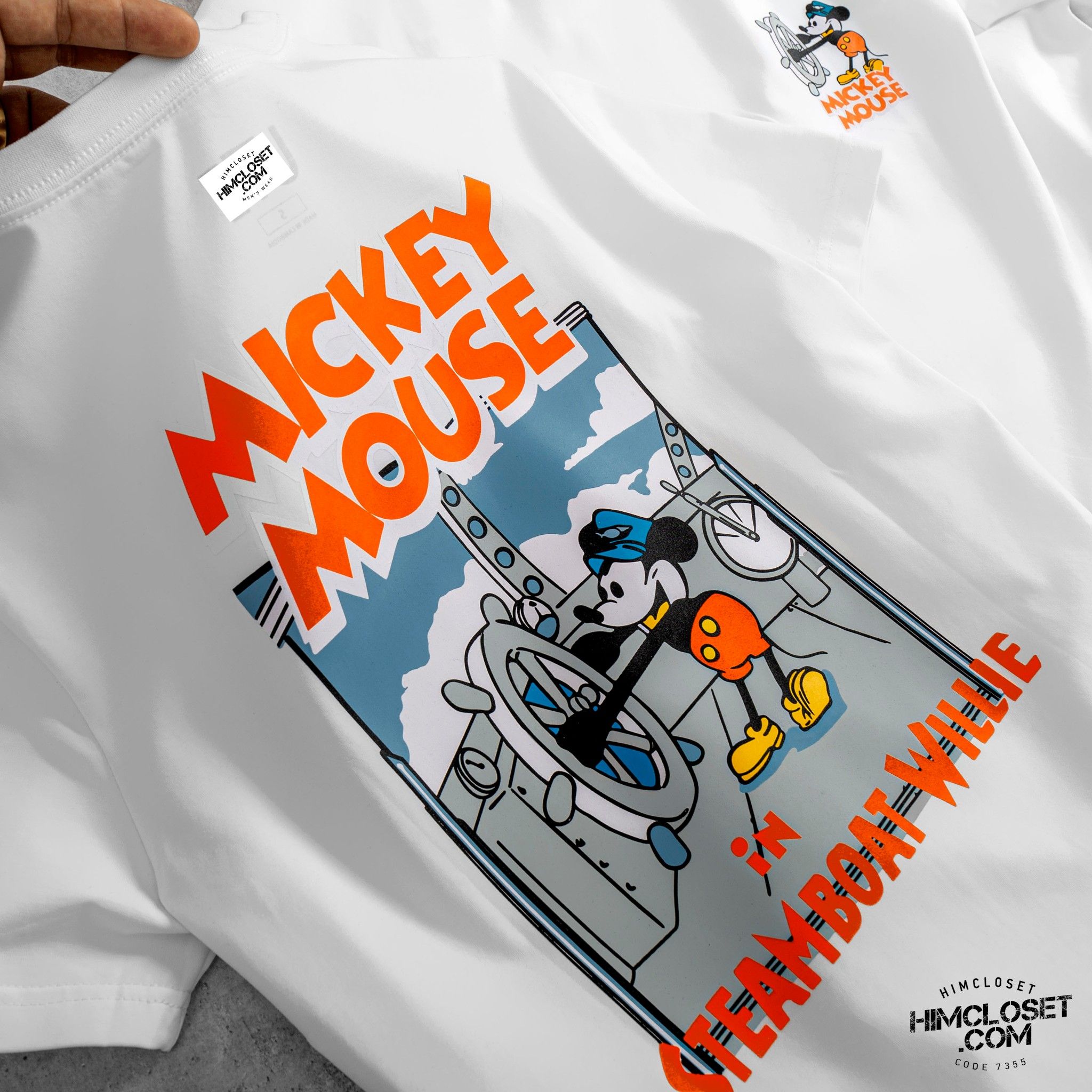 AT Un!qlo Mickey Mouse