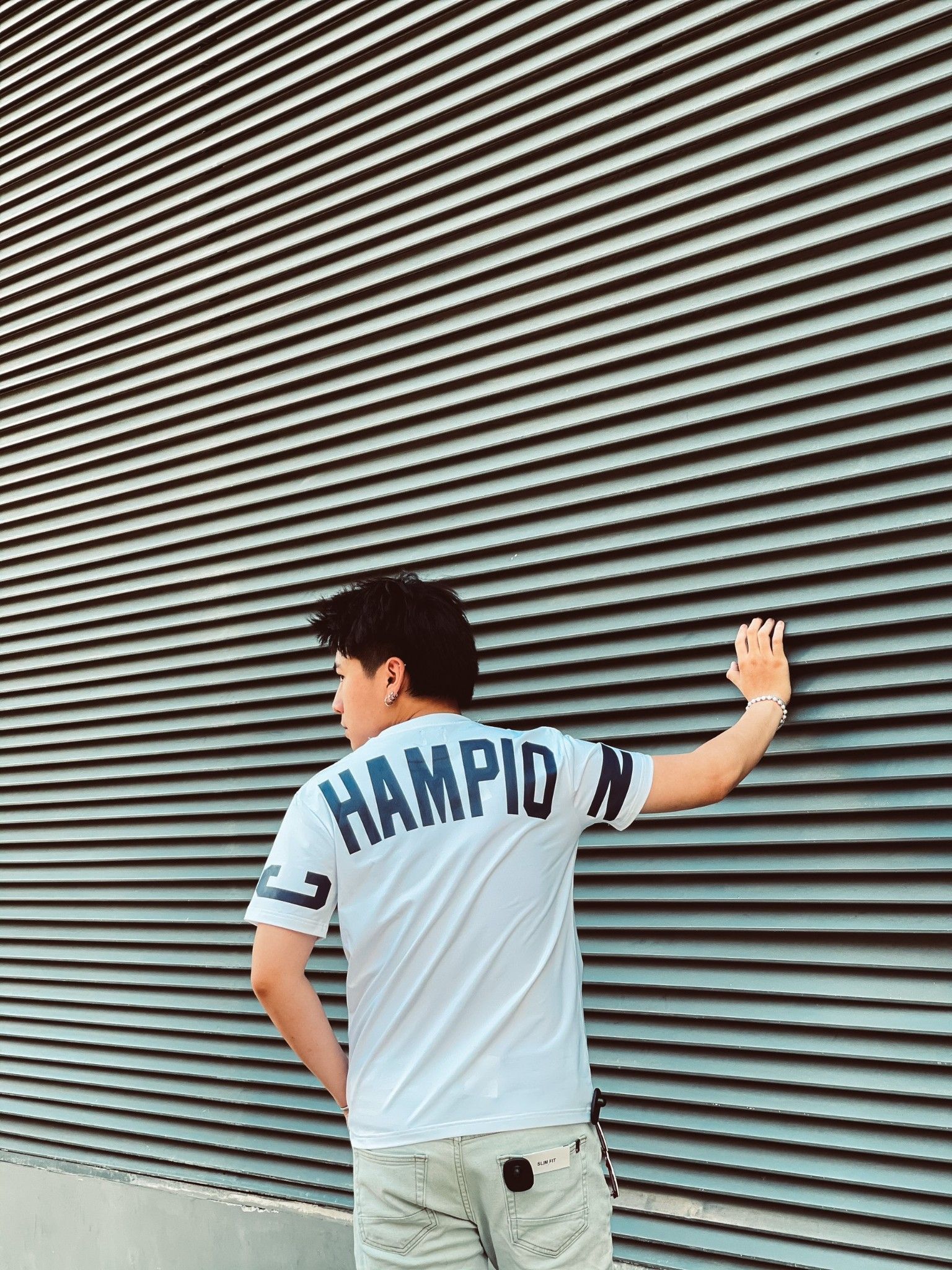 AT CHAMP Chữ Ngực