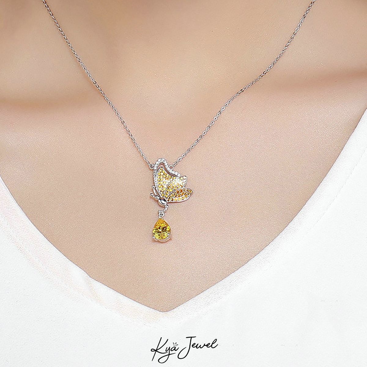 Dây chuyền giấc mơ bướm vàng