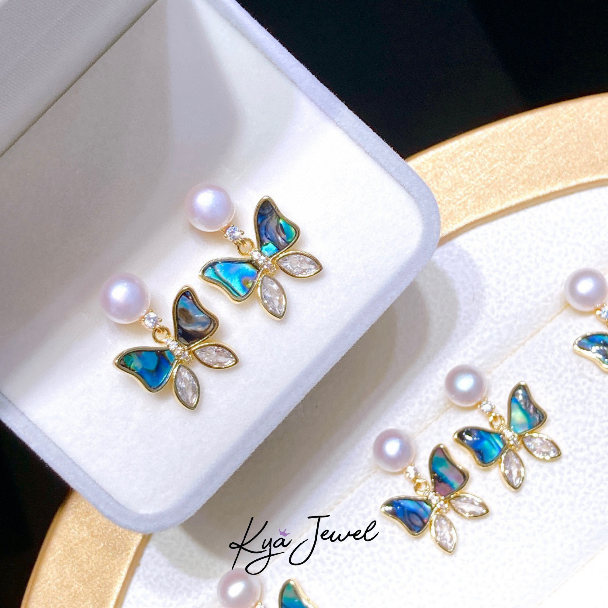 Khuyên tai nữ Shimmering Pearl Butterfly