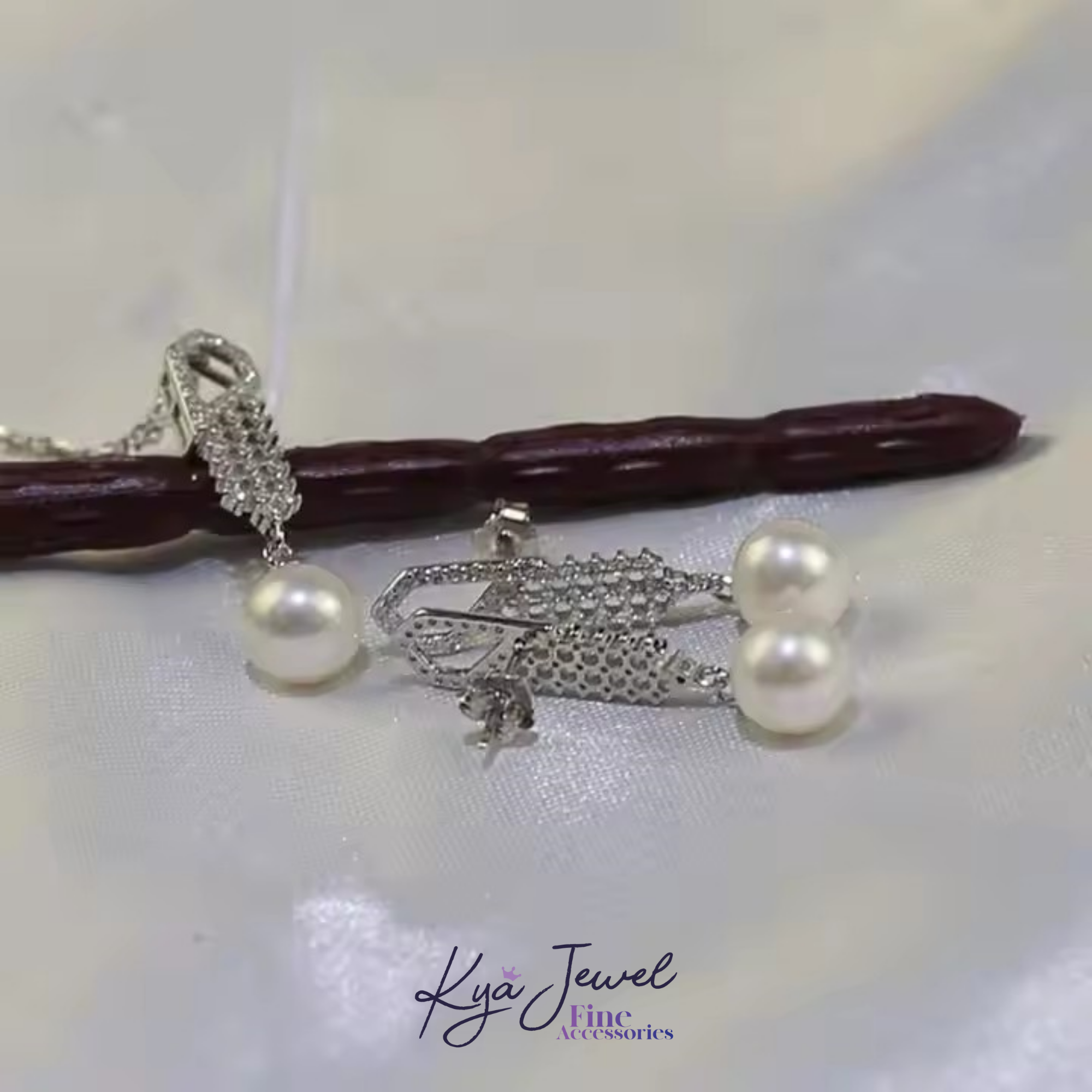 Khuyên tai nữ Opulent Pearl