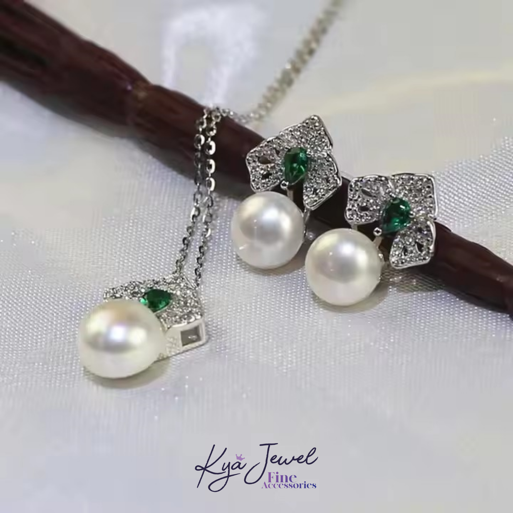 Khuyên tai nữ Forest Bloom Pearl