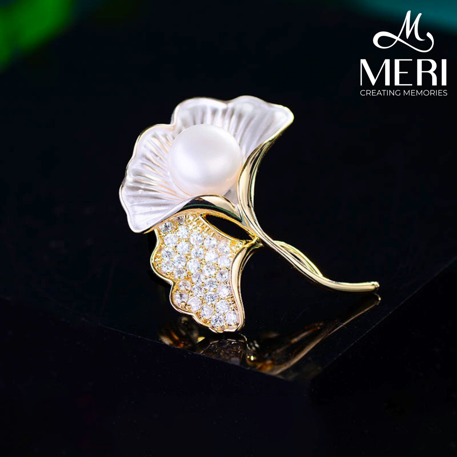 Cài áo Ginkgo Leaves & Pearls