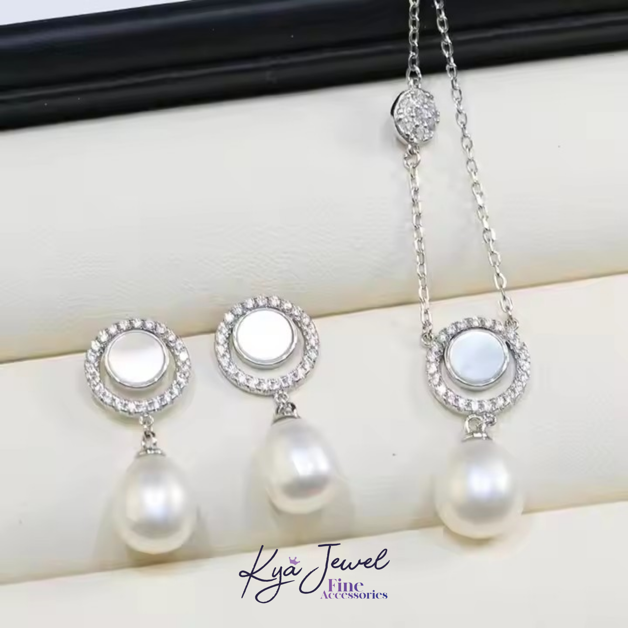 Khuyên tai nữ Circle Pearl