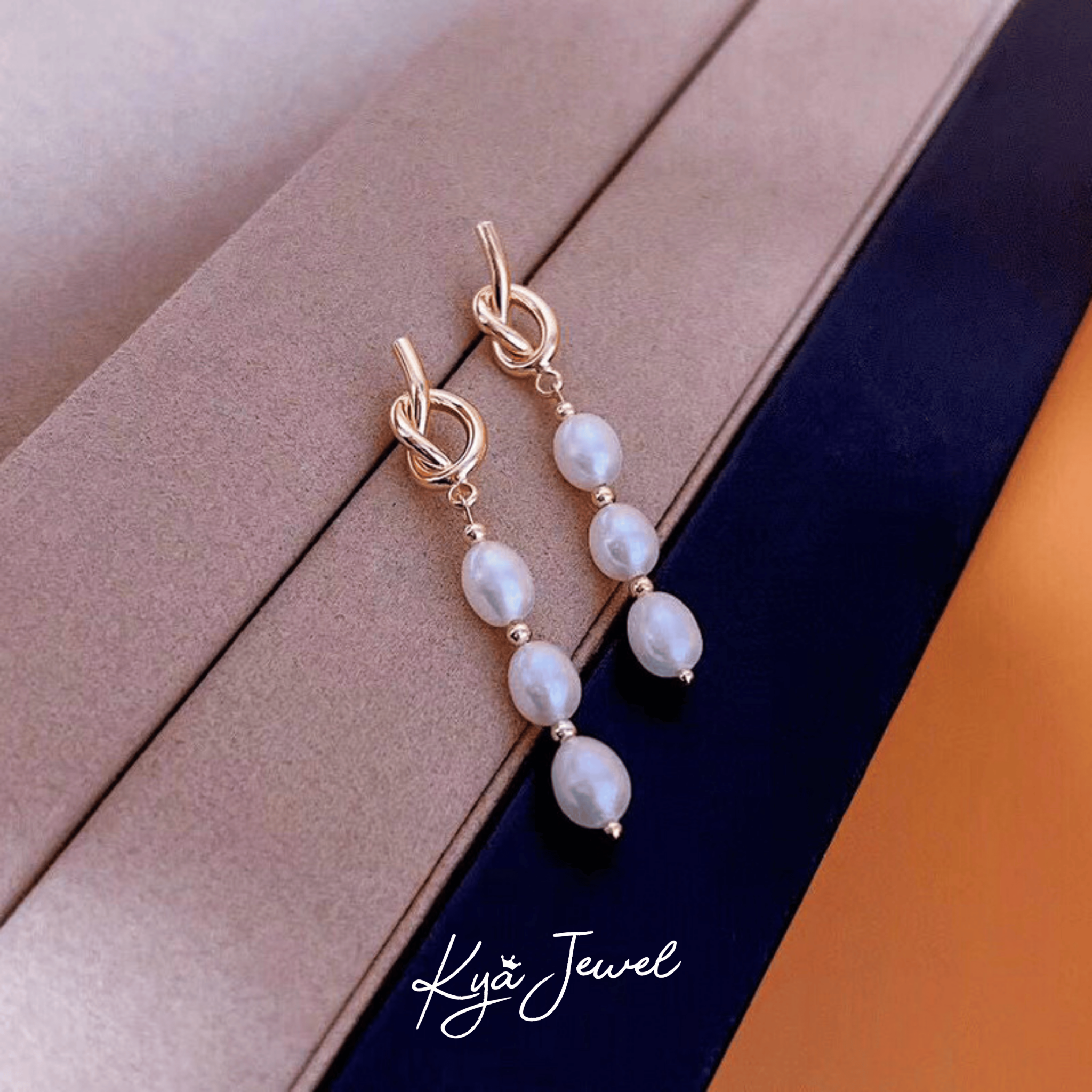 Khuyên tai nữ Knot Pearl