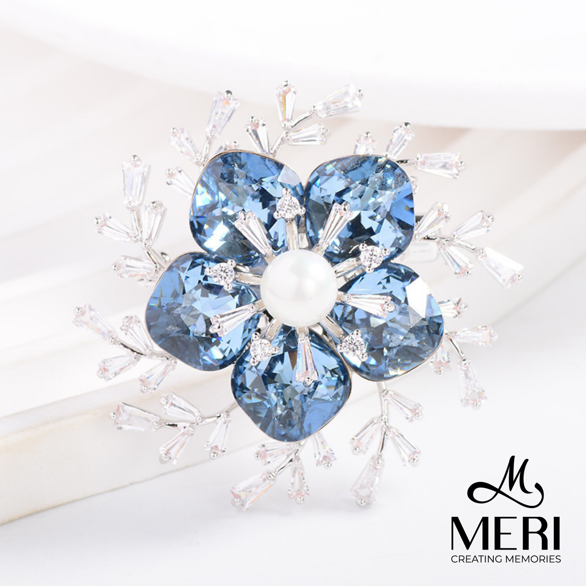 Cài áo Radiant Blue