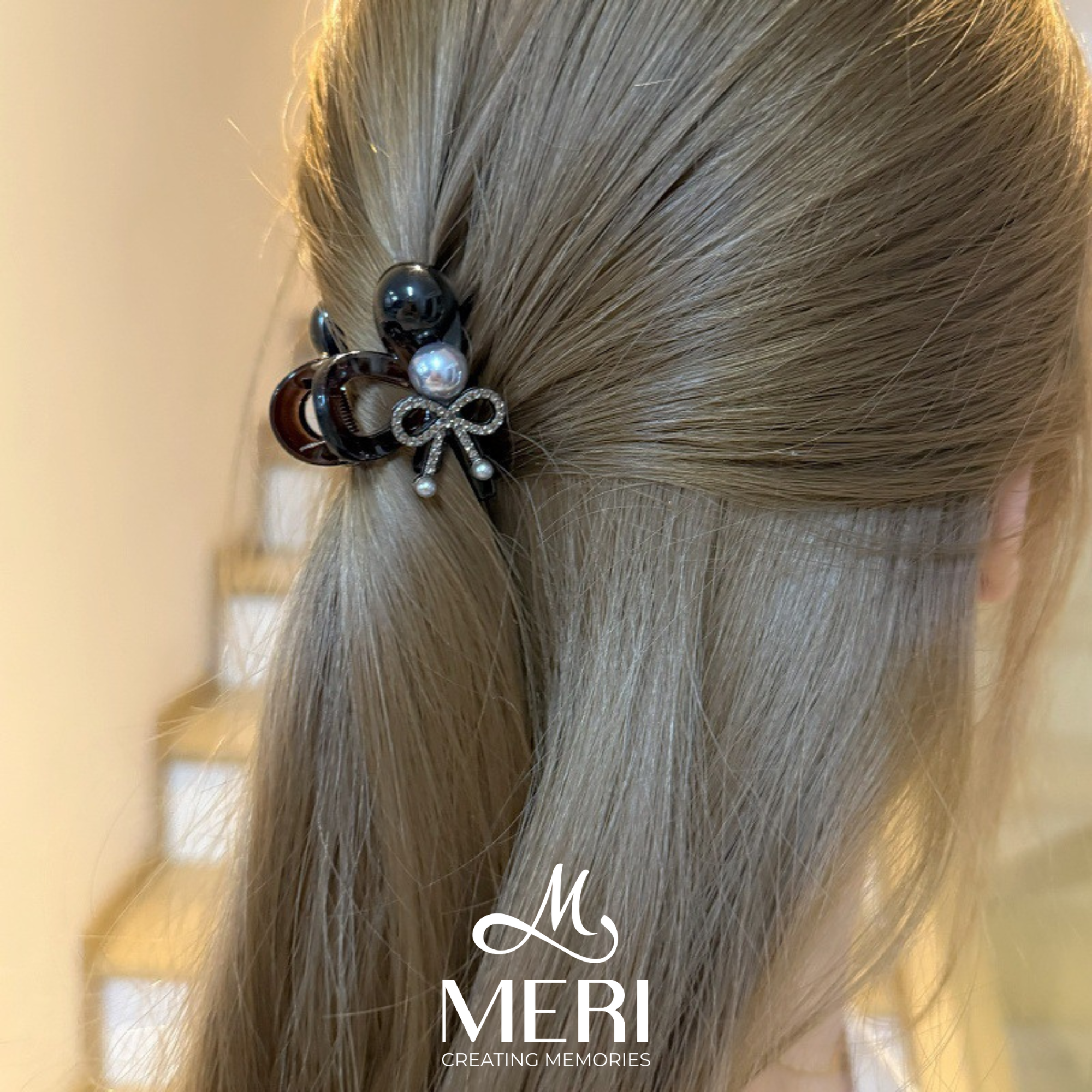 Kẹp tóc Charming Pearl Bow