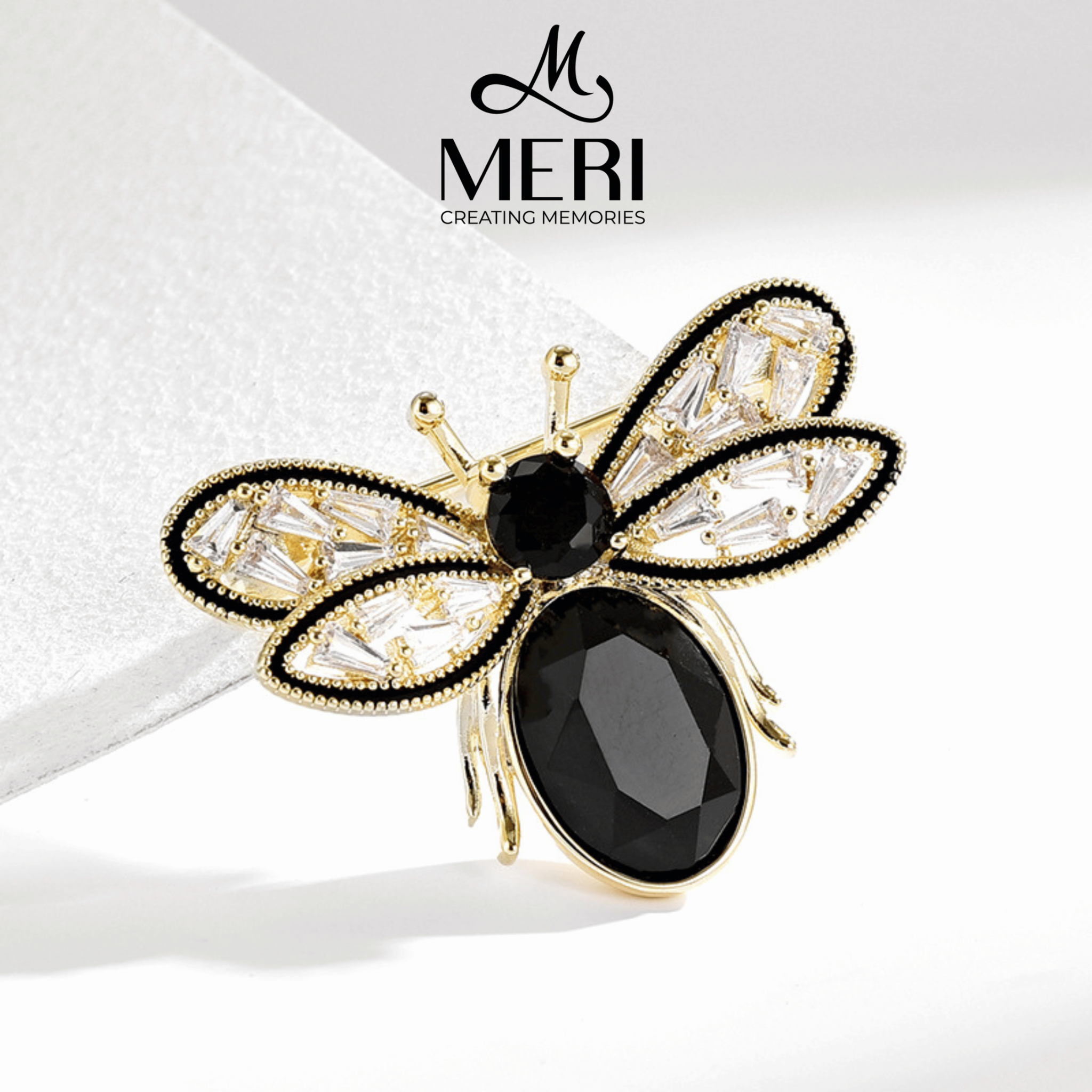 Cài áo Bee xinh xắn