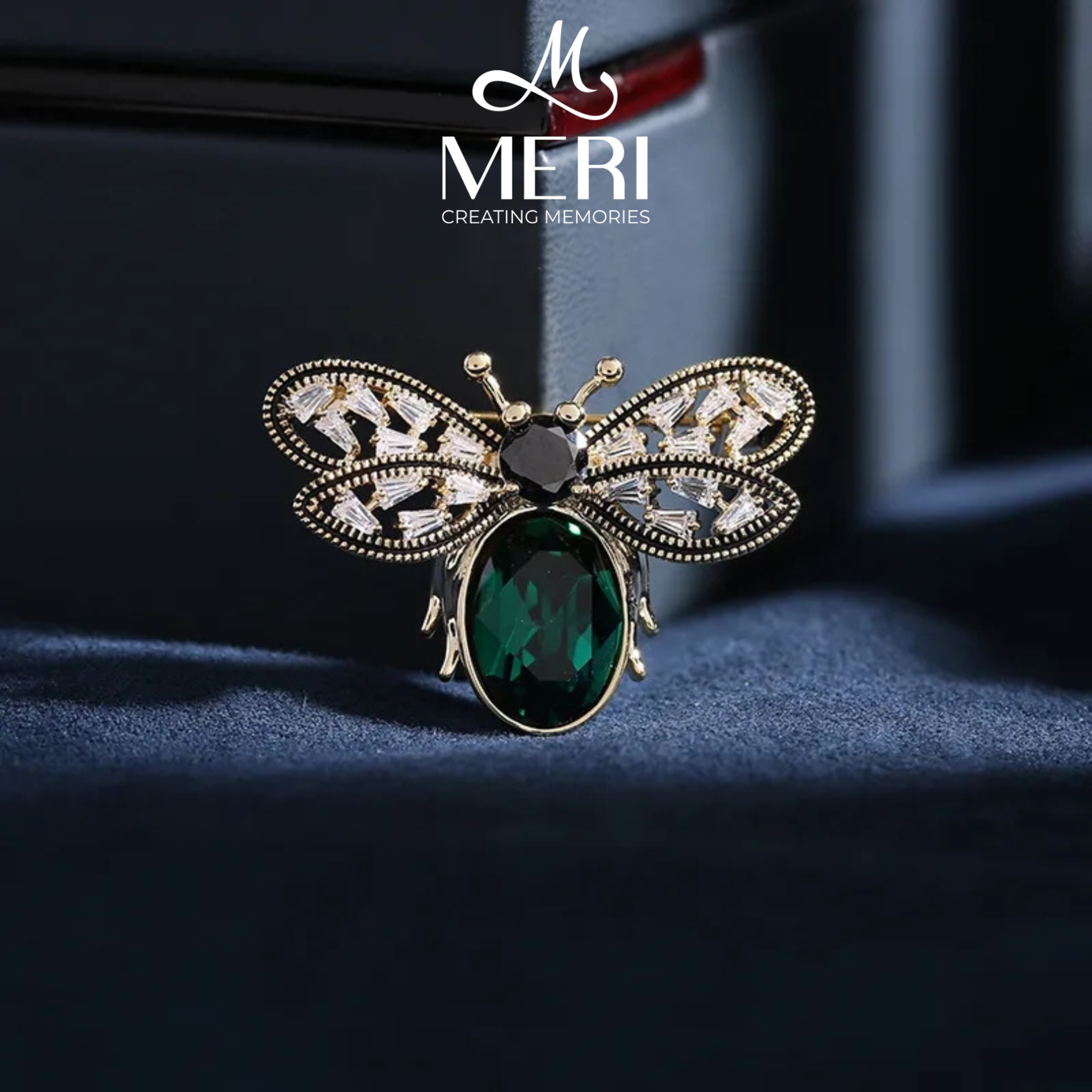 Cài áo Bee xinh xắn
