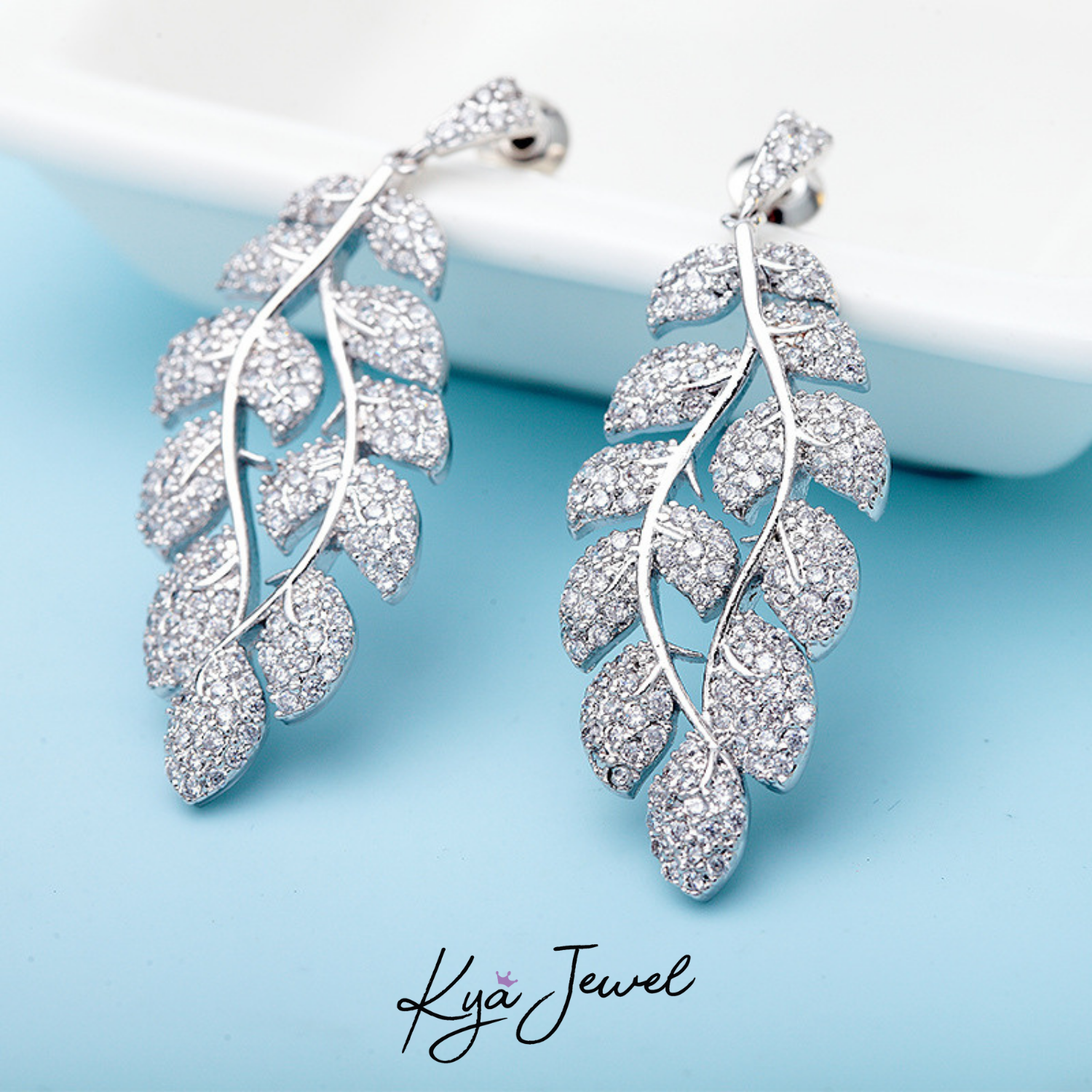 Khuyên tai nữ Dainty Leaf