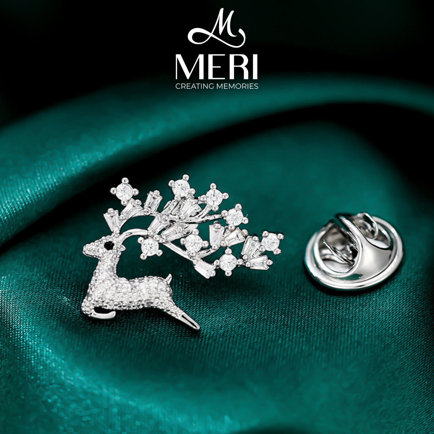 Pin cài áo con hươu xinh xắn