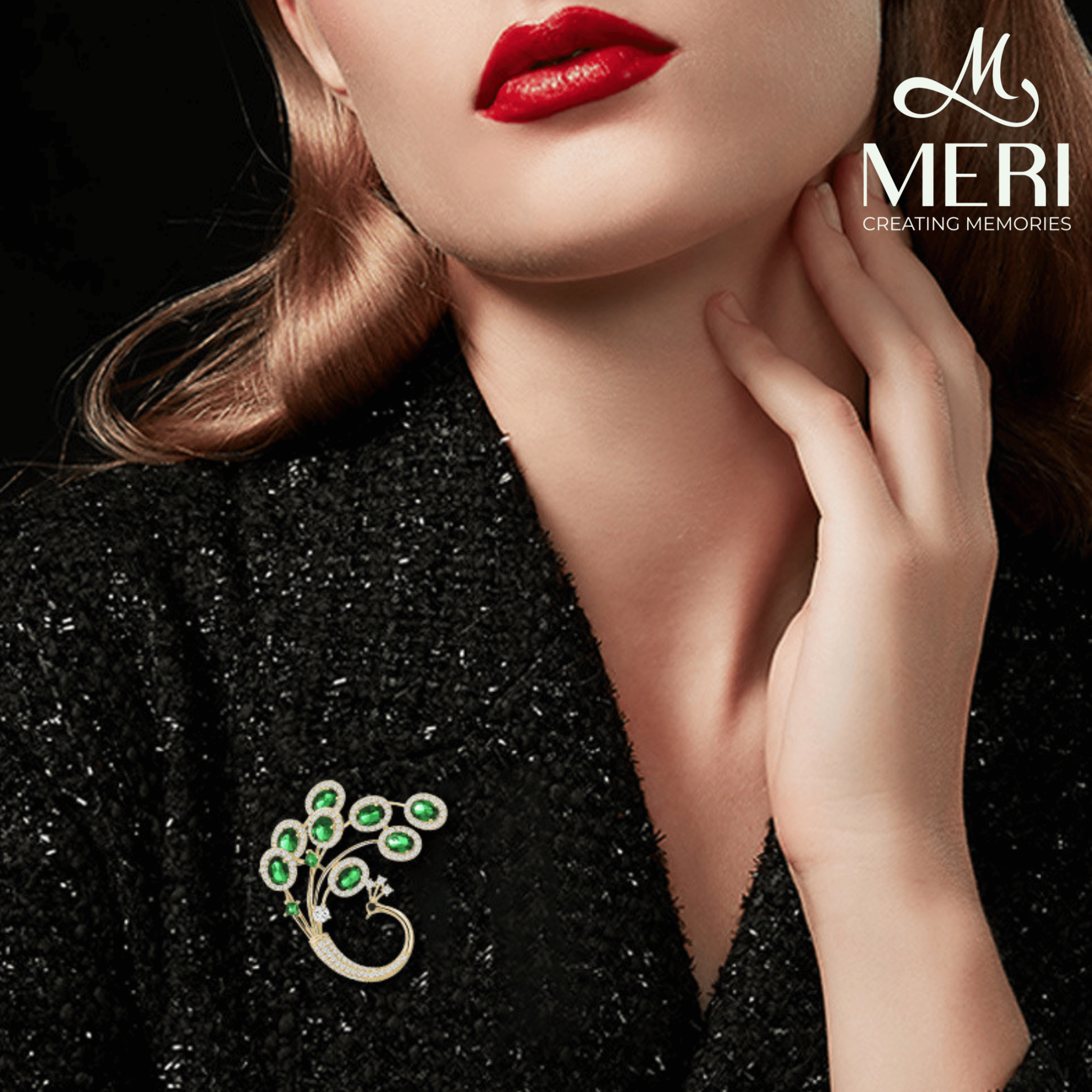Cài áo Emerald Peacock
