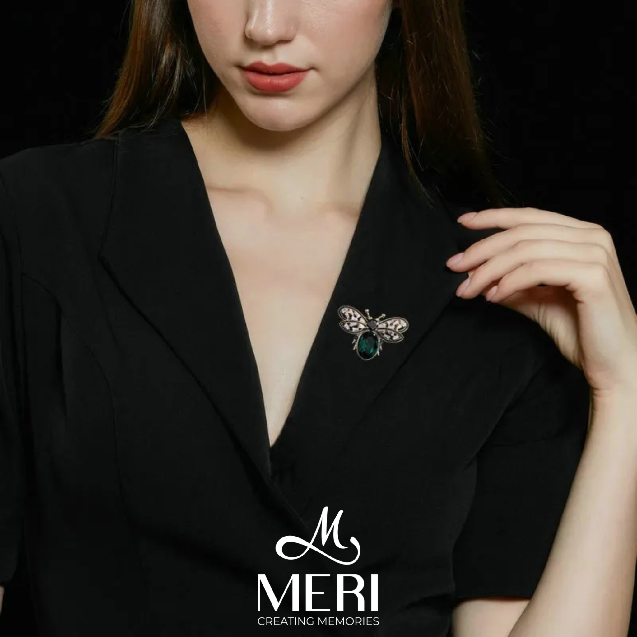 Cài áo Bee xinh xắn