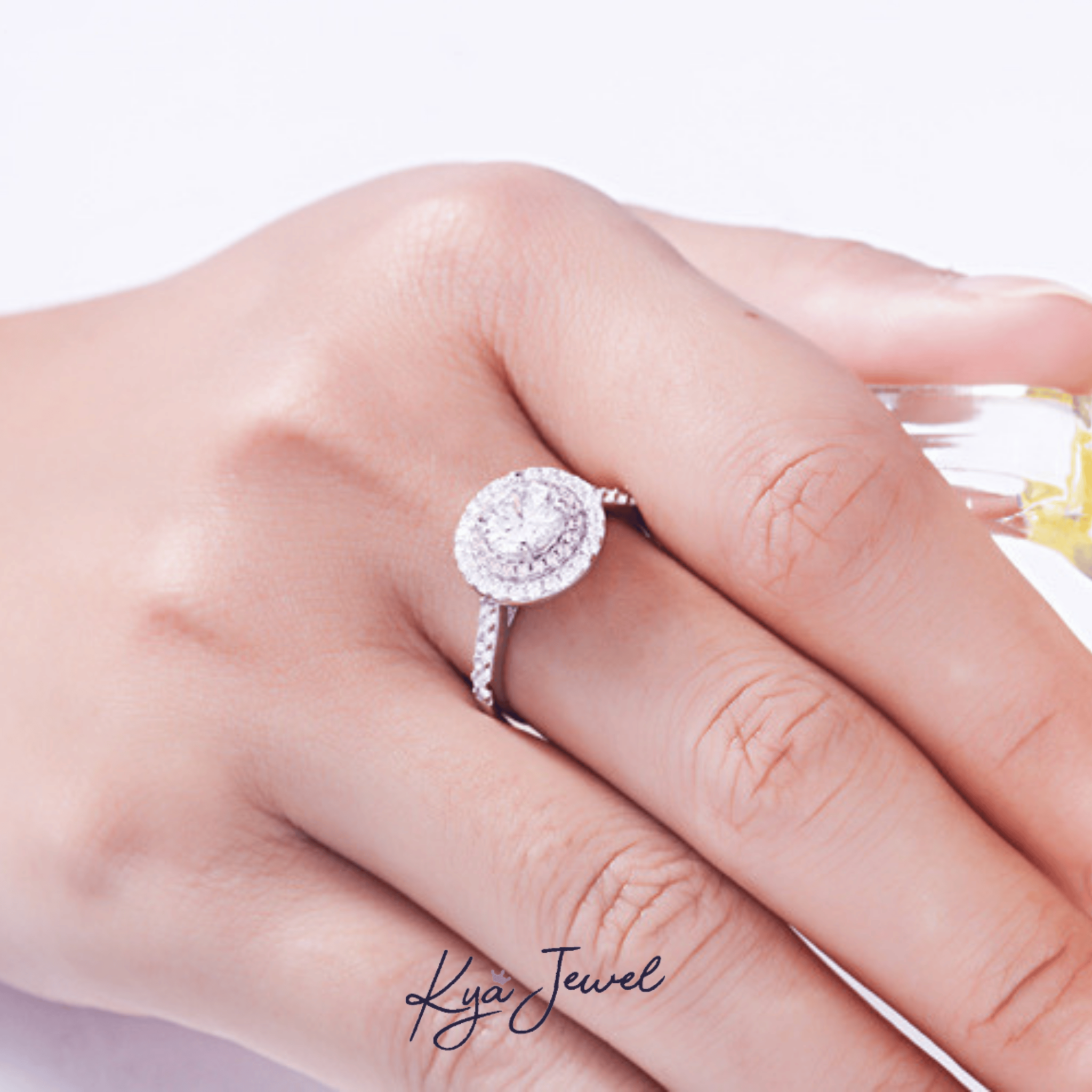 Nhẫn nữ Romantic Circle