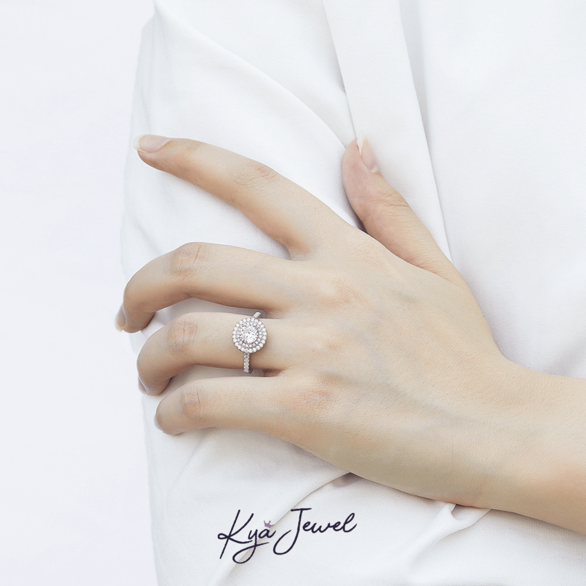 Nhẫn nữ Romantic Circle