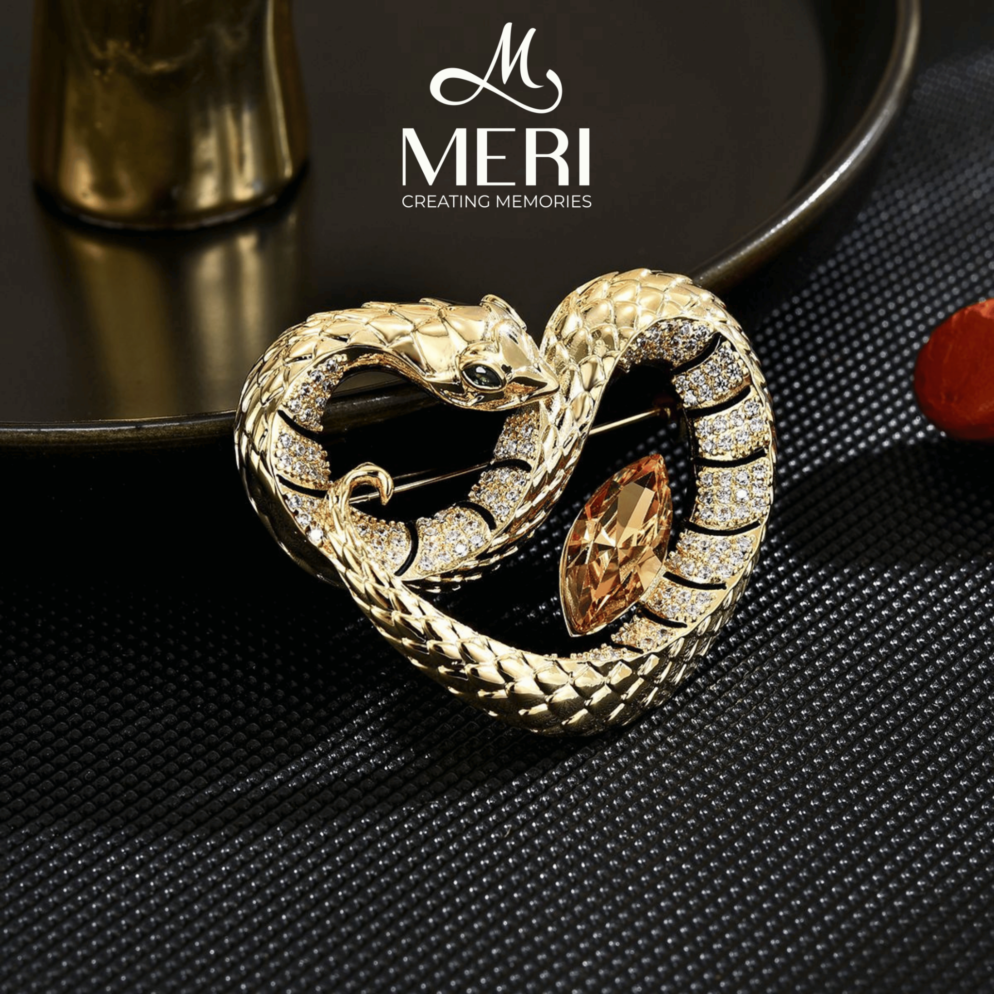 Cài áo Golden Serpent