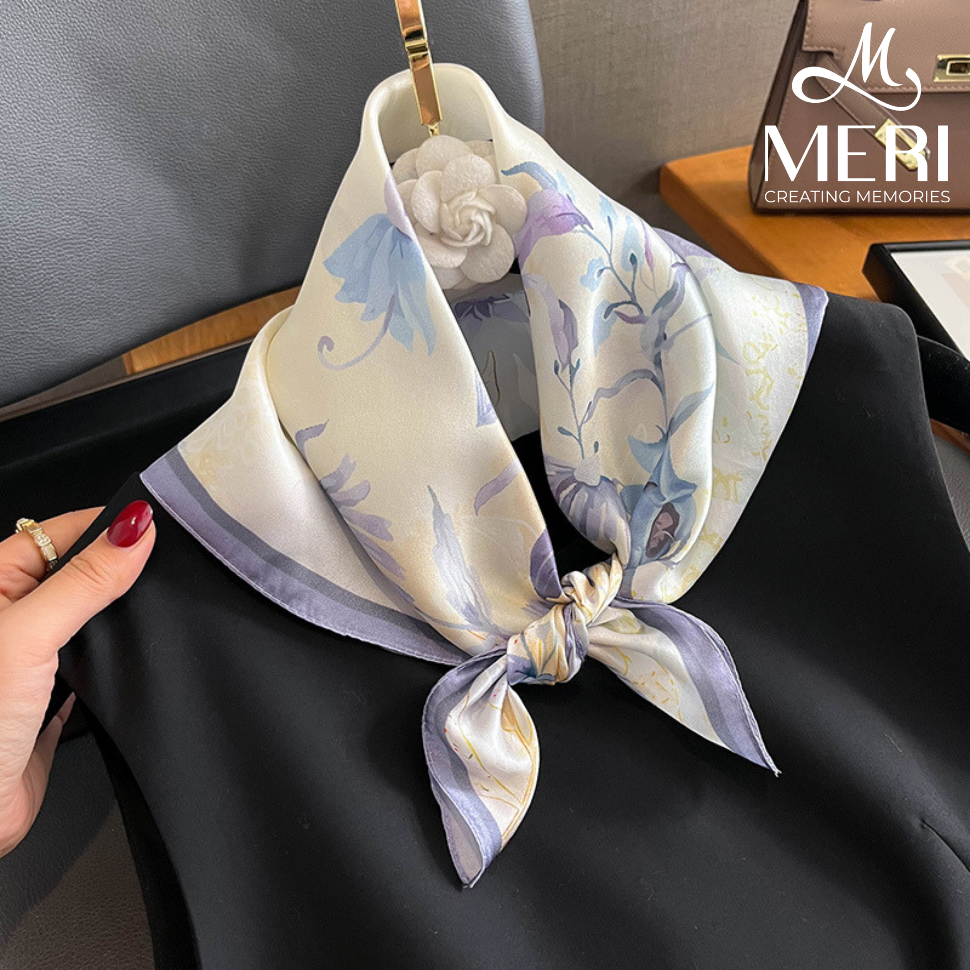 Khăn choàng lụa hoa tím lãng mạn