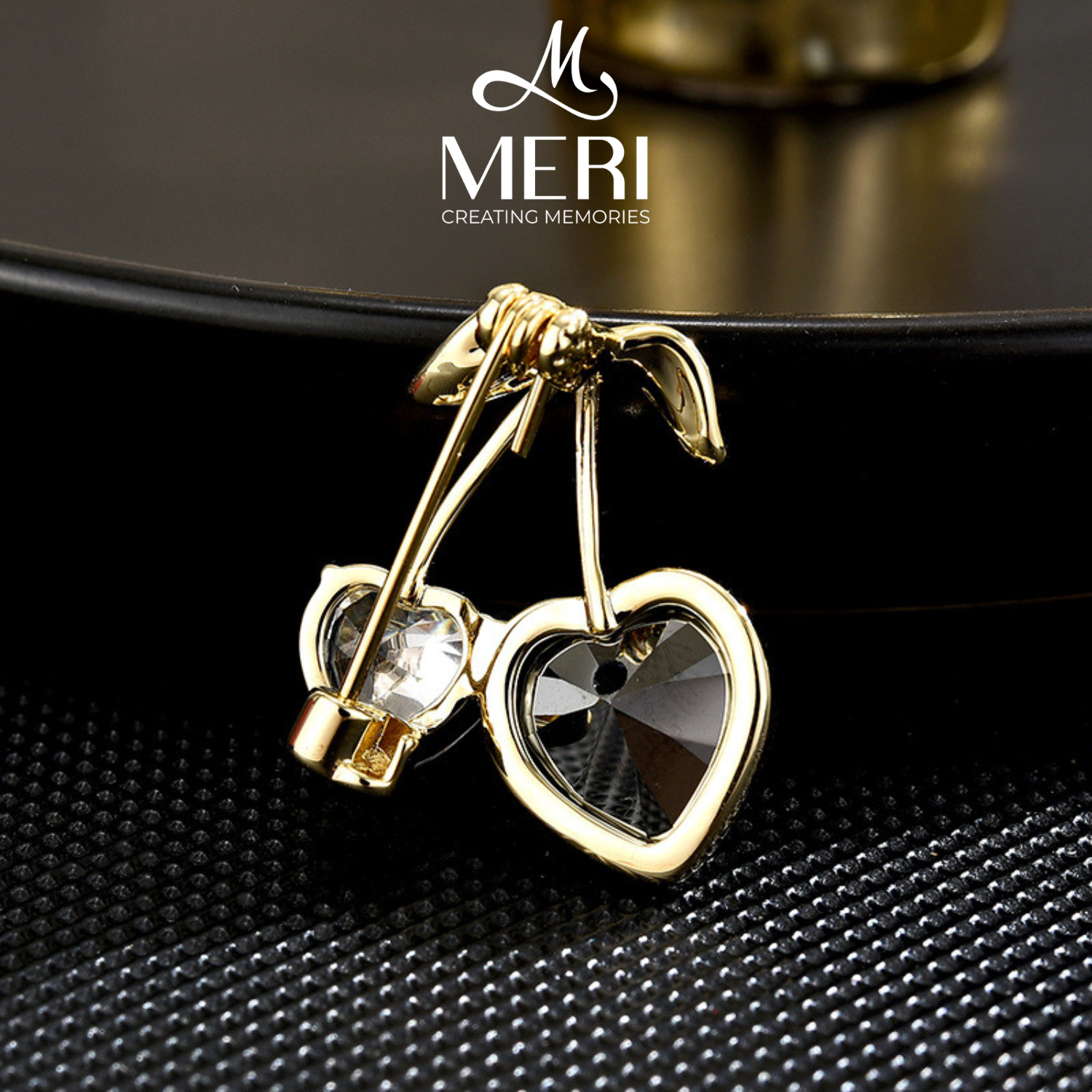 Cài áo Cherry Crystal Heart