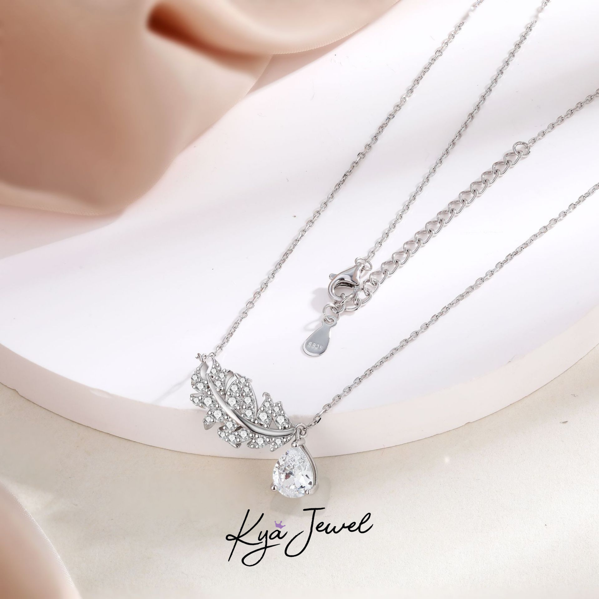 Dây chuyền nữ Feather Elegance
