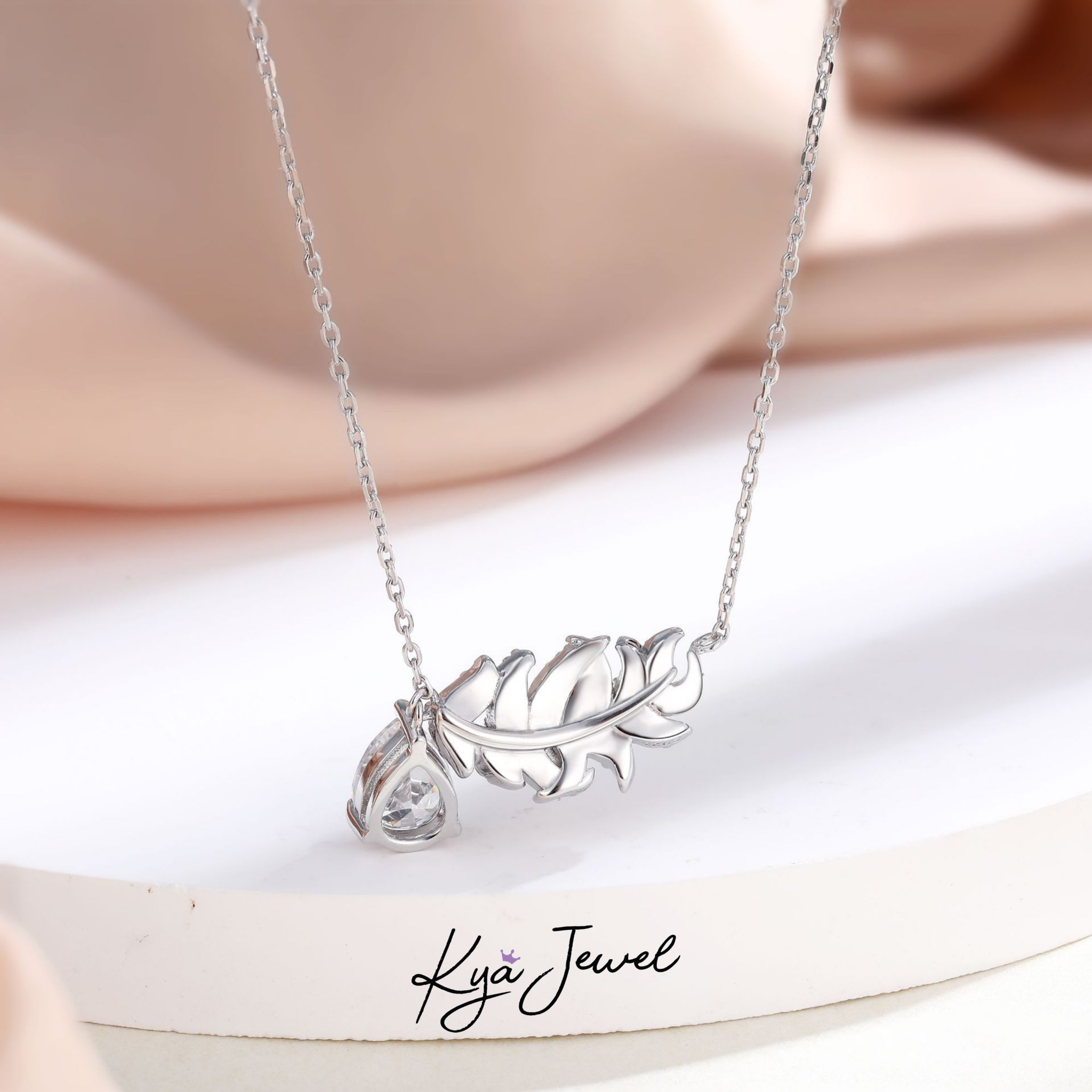 Dây chuyền nữ Feather Elegance