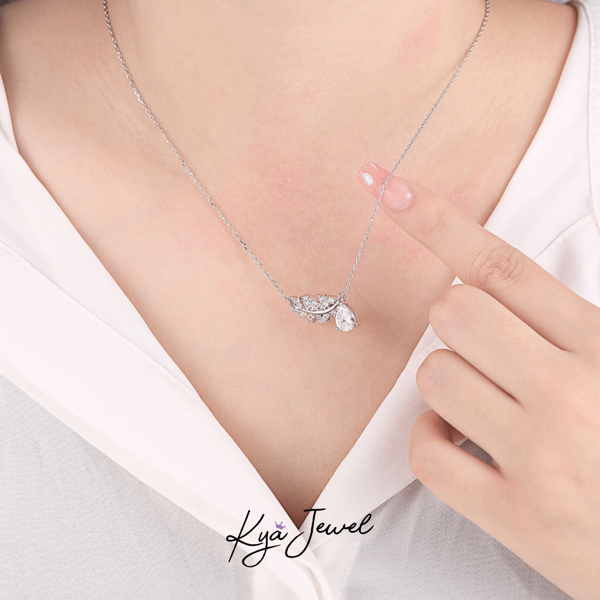 Dây chuyền nữ Feather Elegance