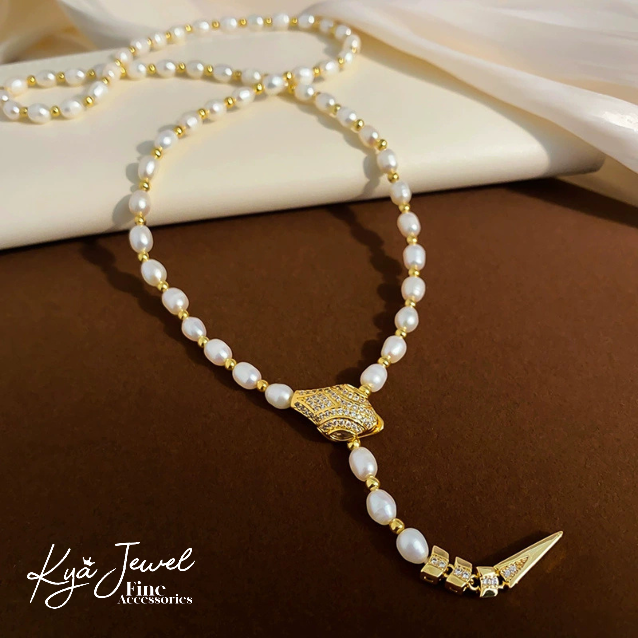 Dây chuyền nữ ngọc trai Luxe Snake