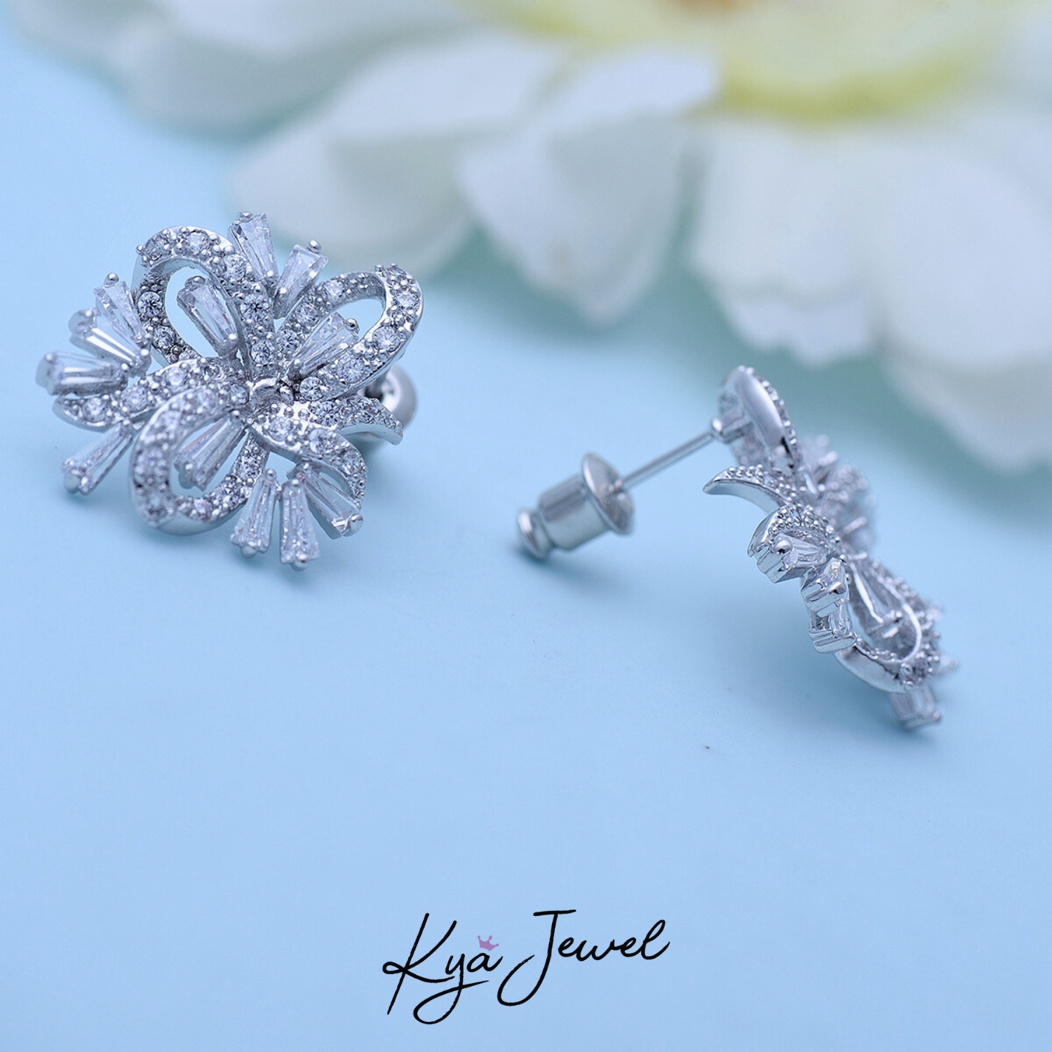 Khuyên tai nữ Twisted Floral