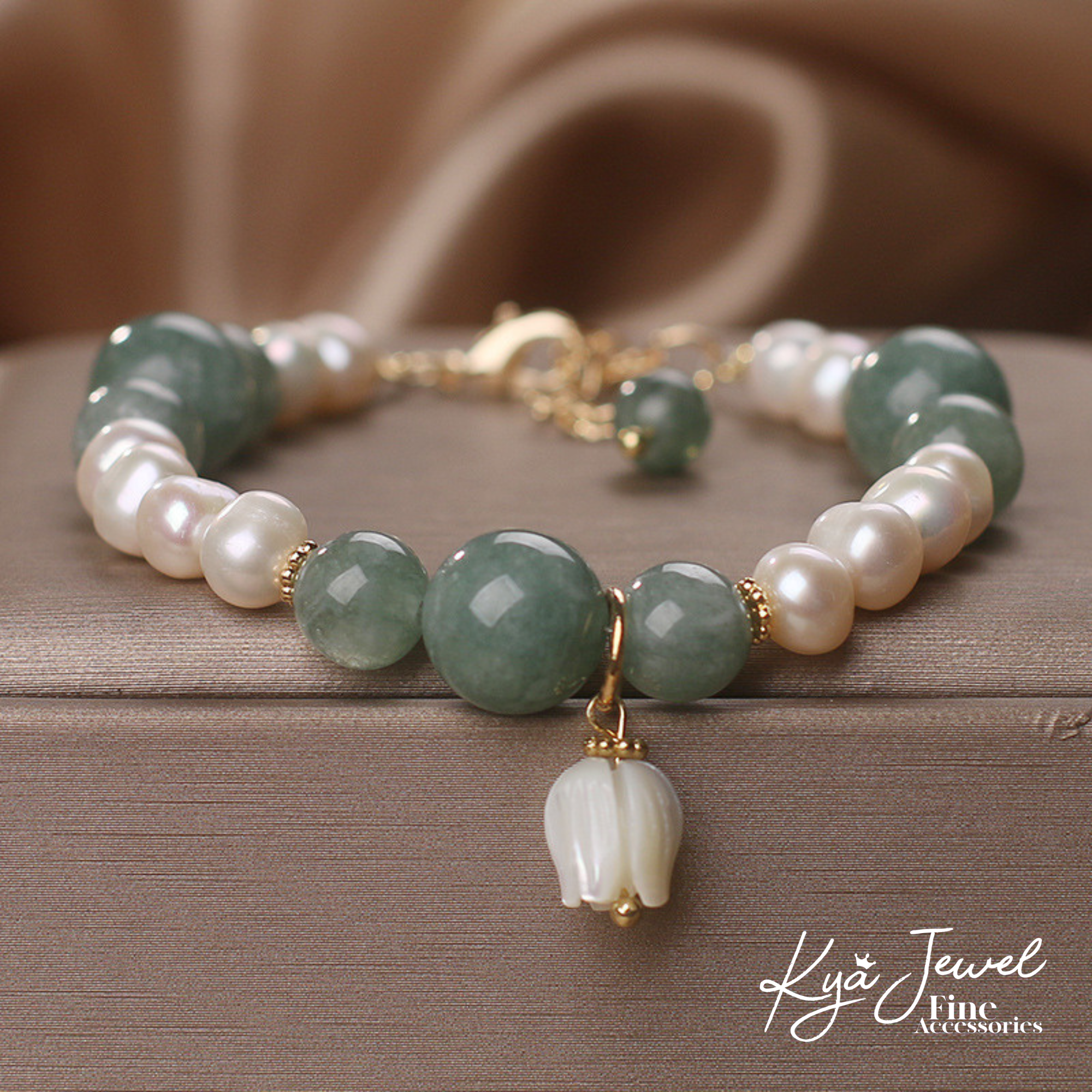 Vòng tay nữ ngọc trai Jade Blossom