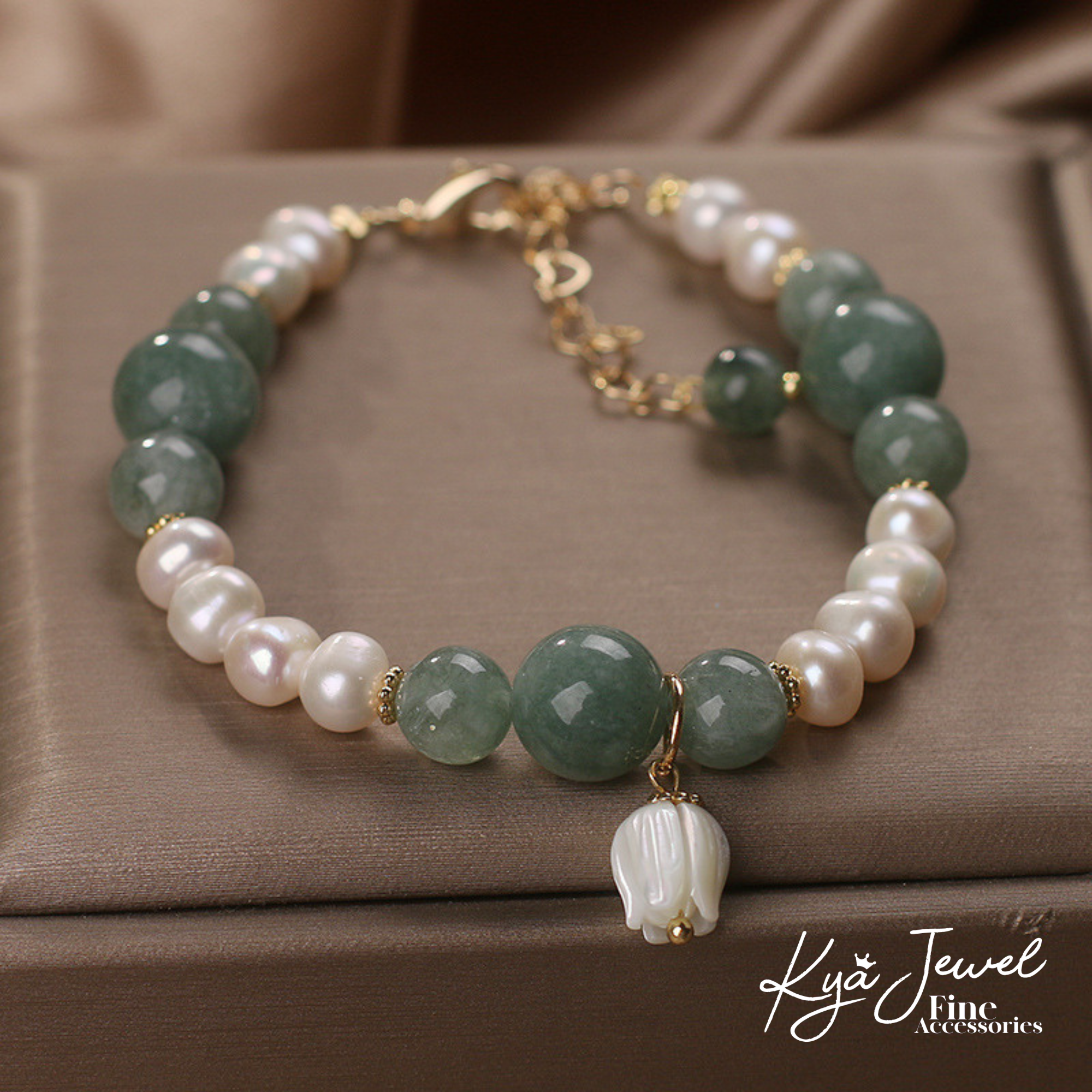 Vòng tay nữ ngọc trai Jade Blossom