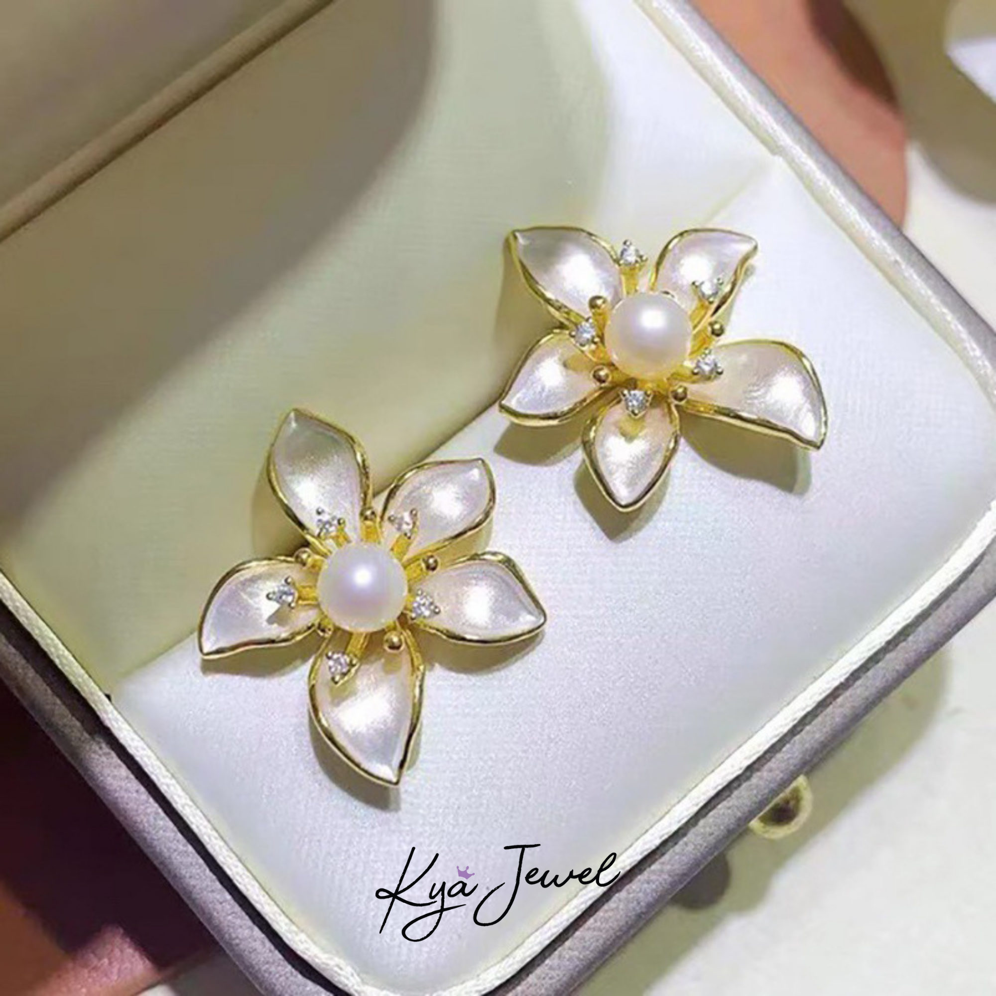 Khuyên tai nữ Blooming Pearl
