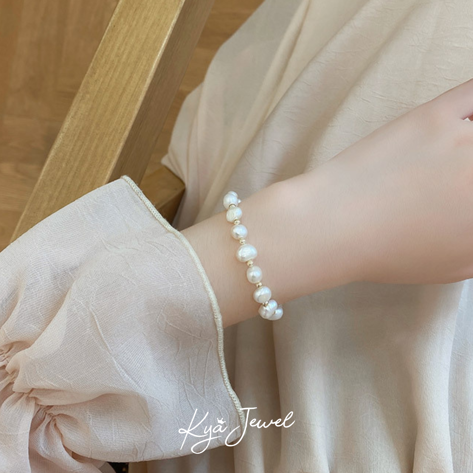 Vòng tay nữ ngọc trai cách điệu