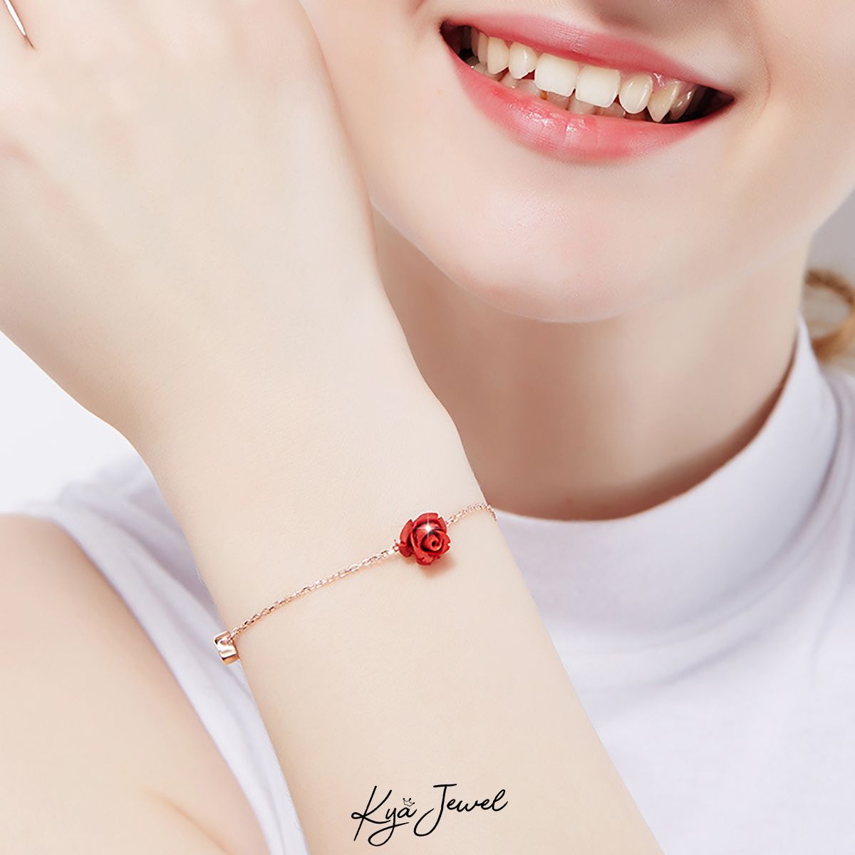 Lắc tay hoa hồng đỏ sang trọng