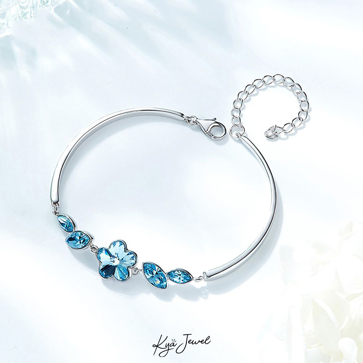 Lắc tay cánh hoa xanh nước đá Swarovski