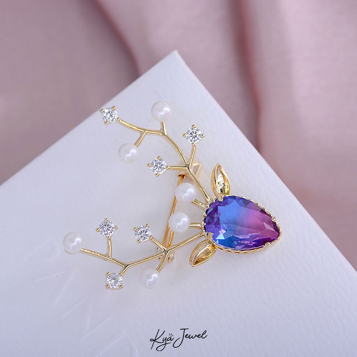 Cài áo sừng hươu đá tourmaline