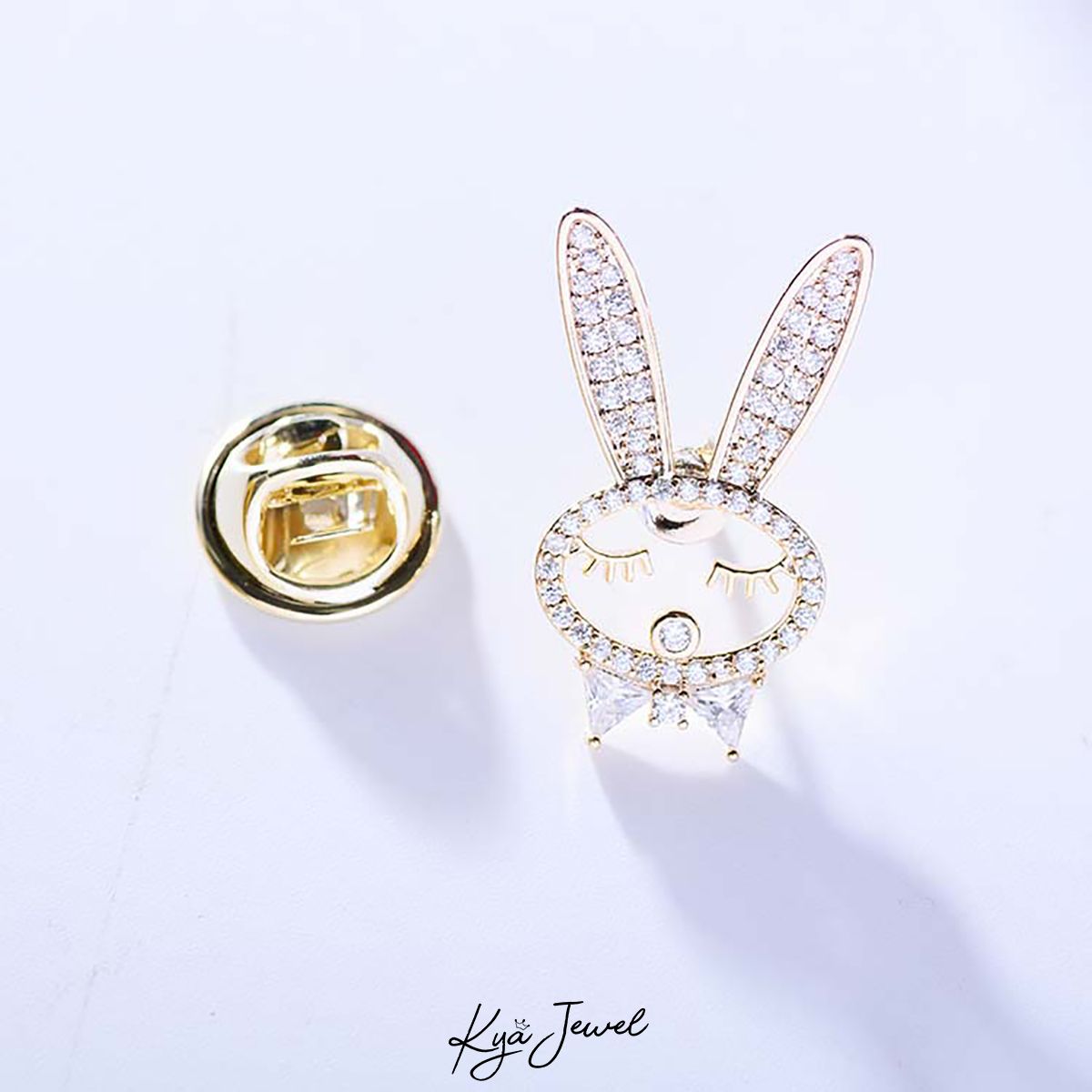 Pin cài áo thỏ nhỏ