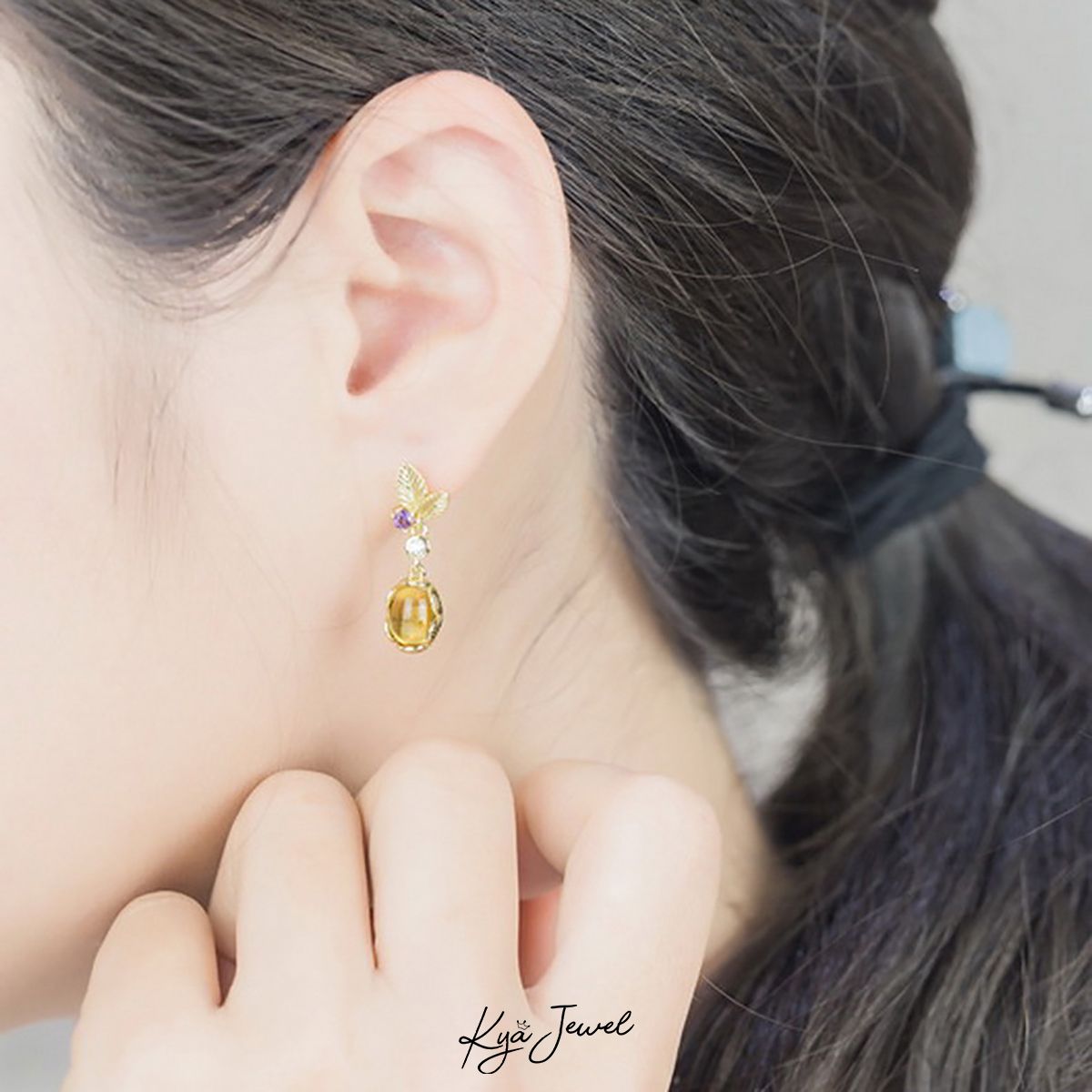 Hoa tai đá Citrine vàng lá hoa mềm mại