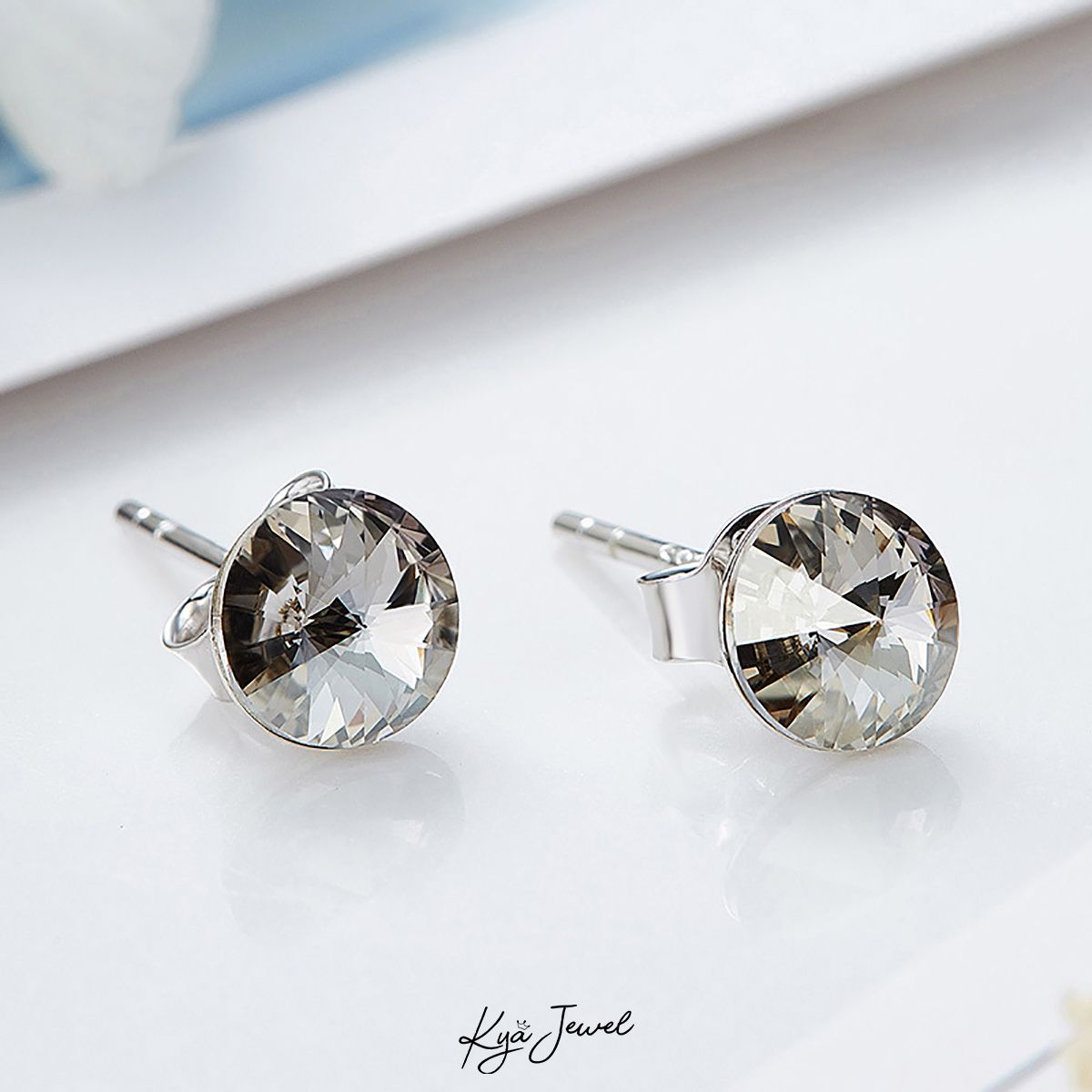 Hoa tai pha lê Swarovski đơn giản