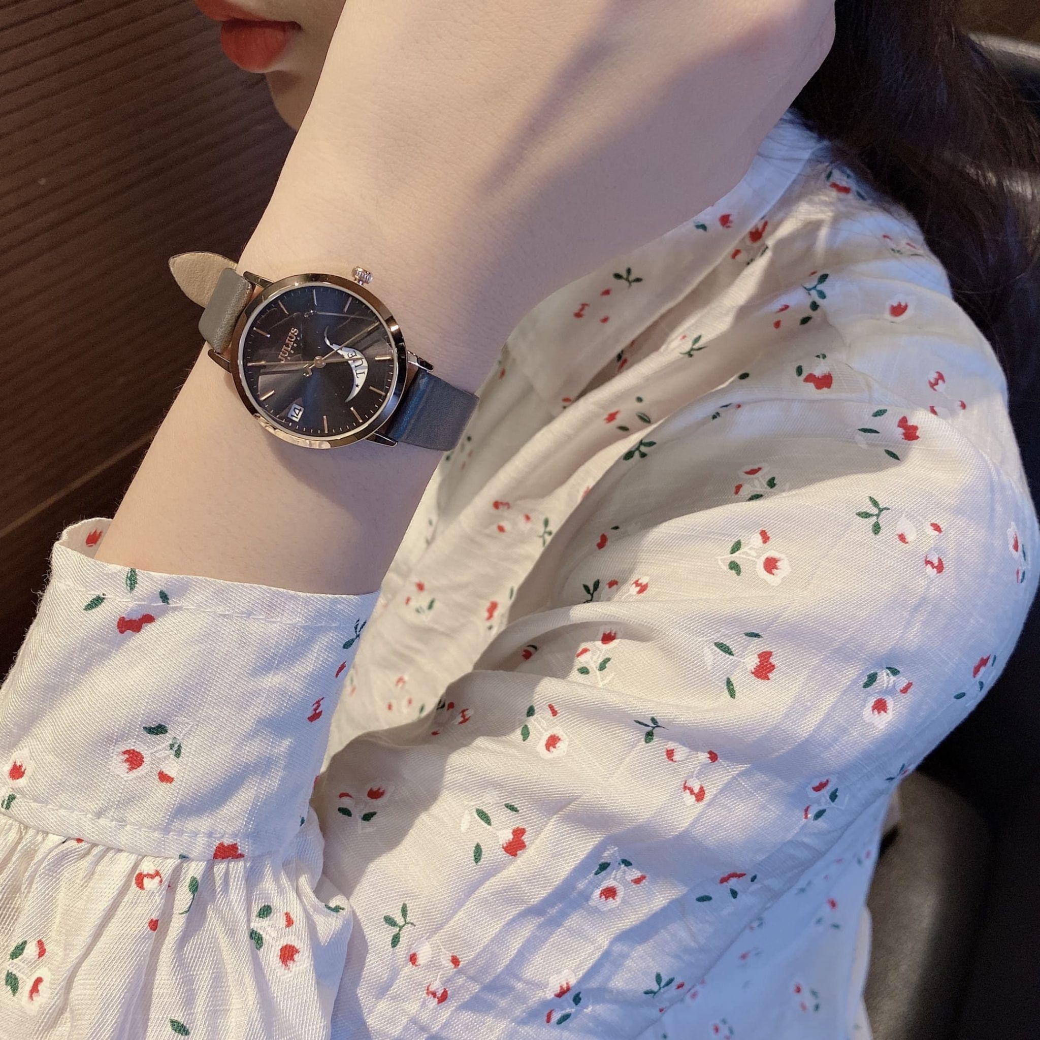 Đồng Hồ Nữ JA-1076E Julius Hàn Quốc Dây Da (Xám)