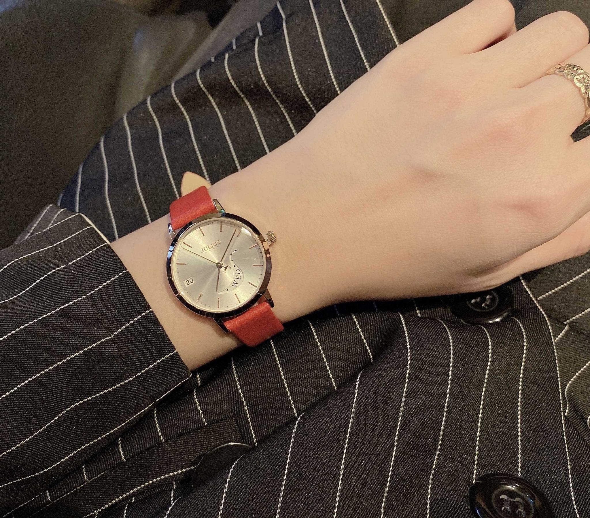 Đồng Hồ Nữ JA-1076B Julius Hàn Quốc Dây Da (Đỏ)