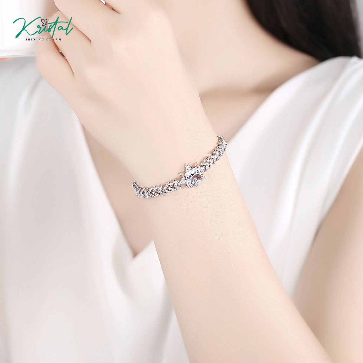 Lắc tay mặt ngôi sao mạnh mẽ