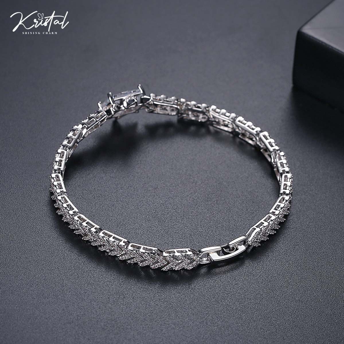 Lắc tay mặt ngôi sao mạnh mẽ