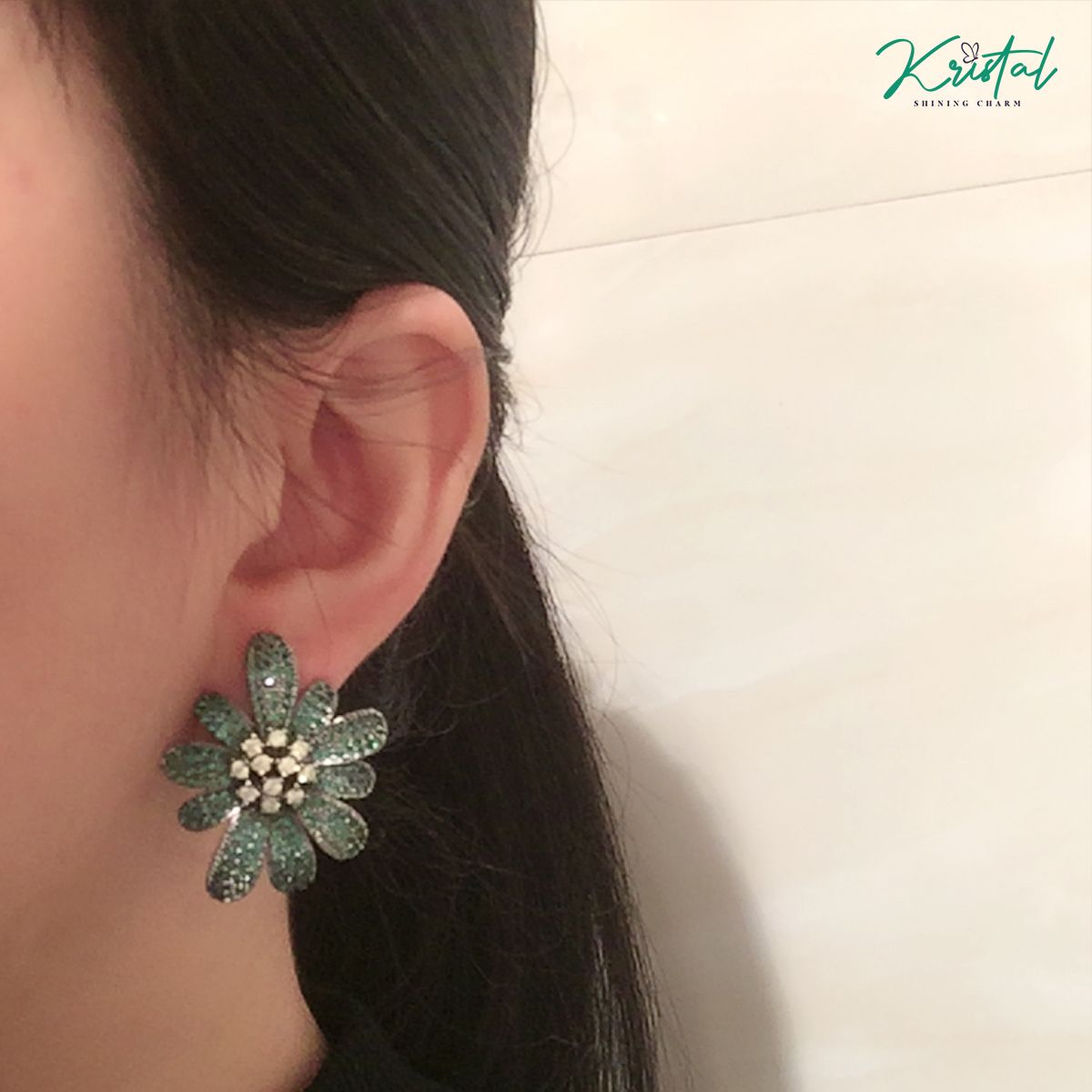 Hoa tai nhuỵ cam kiêu sa