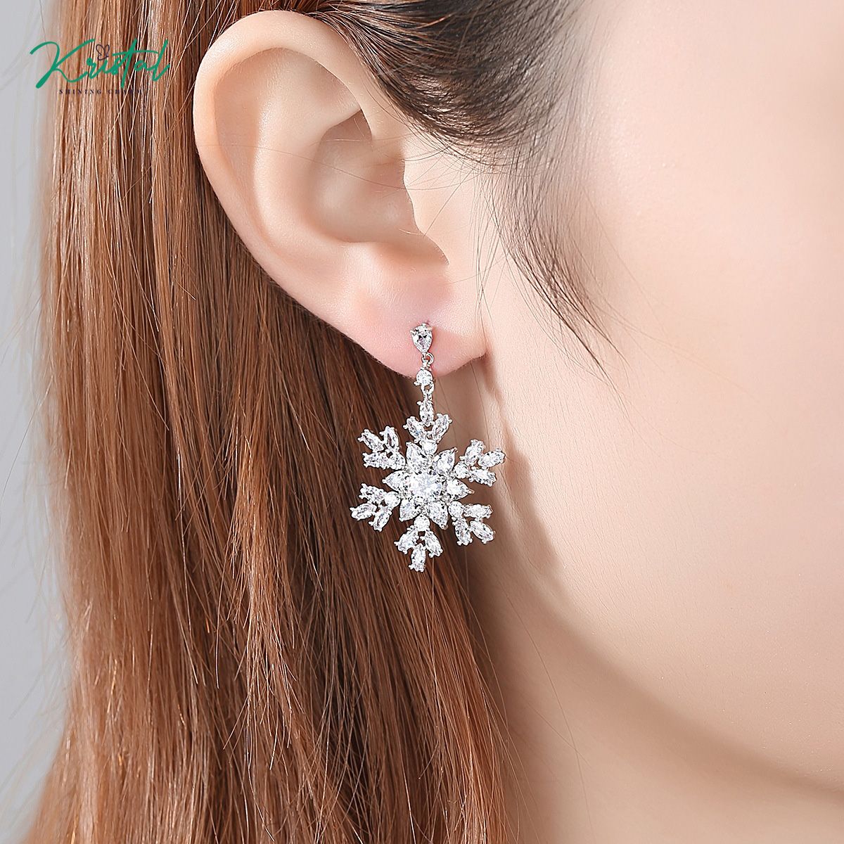 Hoa tai hoa tuyết khảm đá cz sang trọng