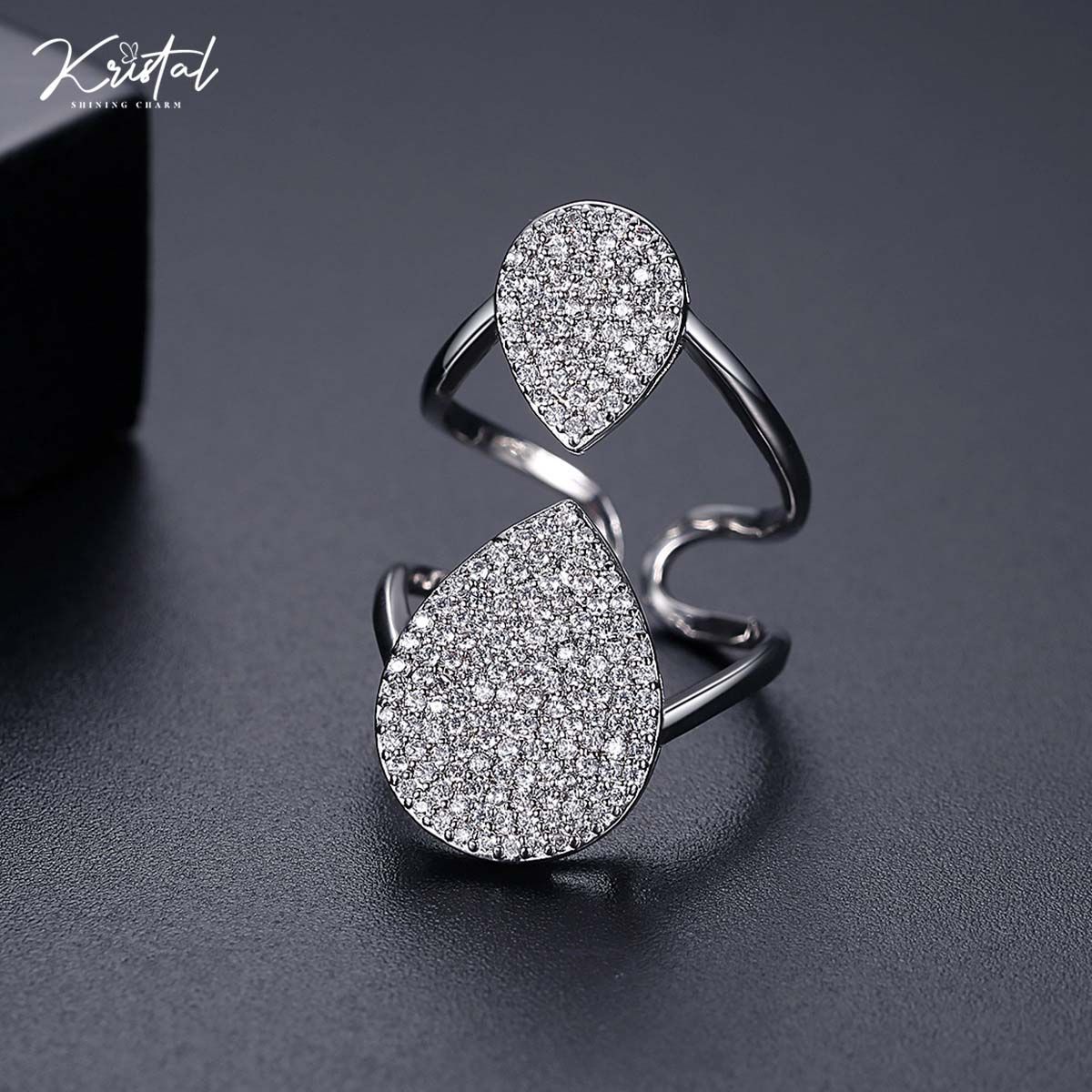 Nhẫn giọt nước đối xứng cá tính