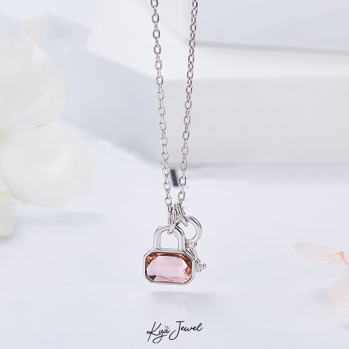 Dây chuyền đá Swarovski chìa khoá độc đáo
