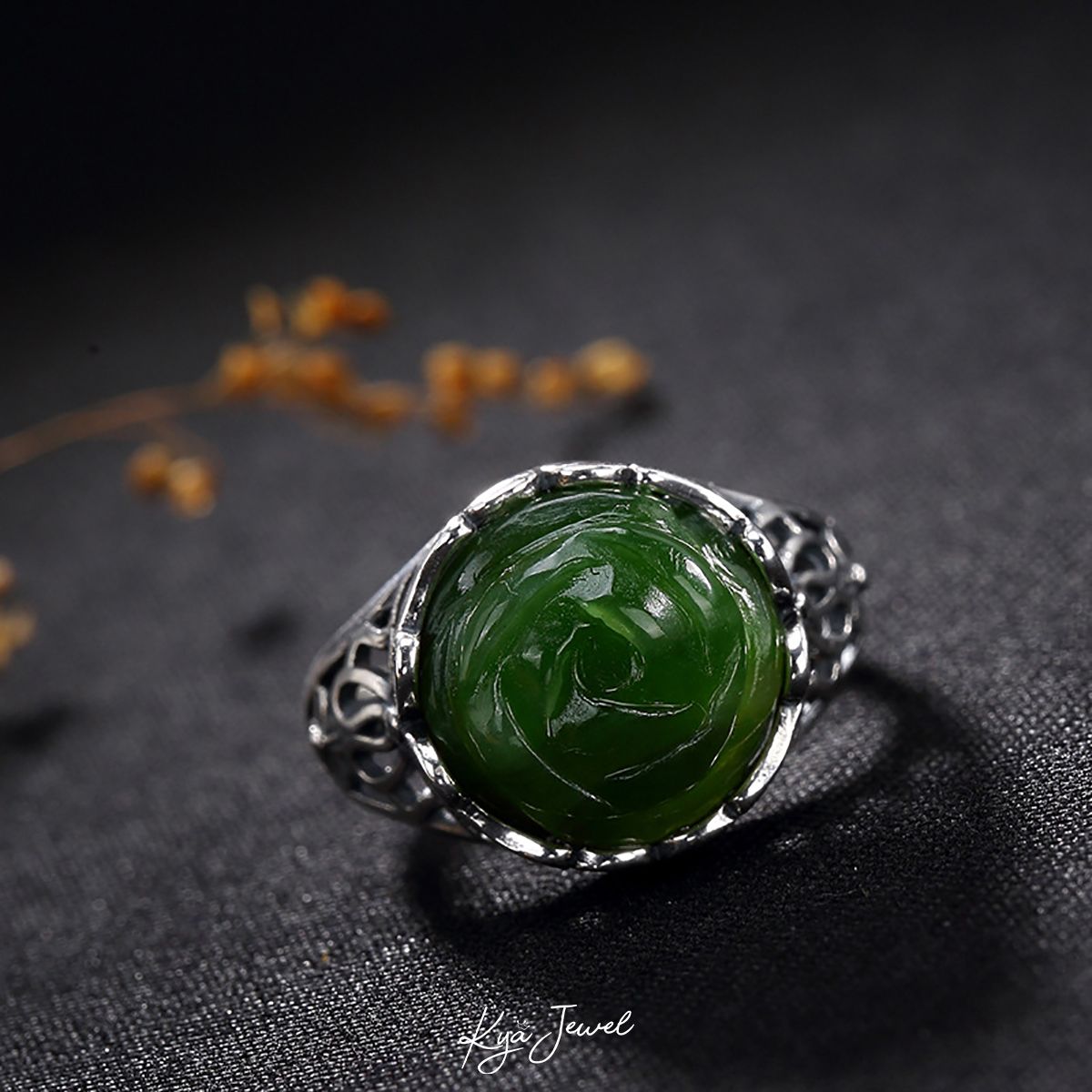 Nhẫn ngọc Nephrite hoa mẫu đơn và bướm nữ tính