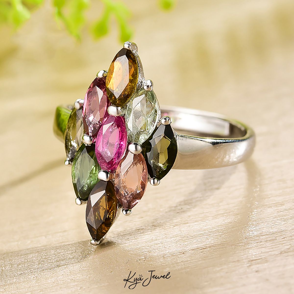 Nhẫn pha lê Tourmaline hình thoi độc đáo