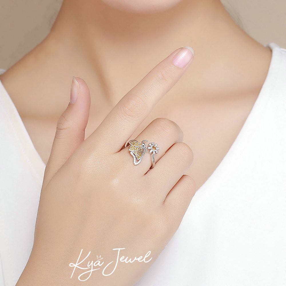 Nhẫn hoa và bướm